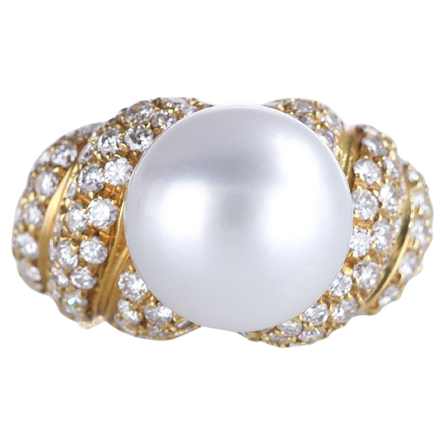 18K Yellow Gold Braided Pavé Diamond Ring with Central Pearl