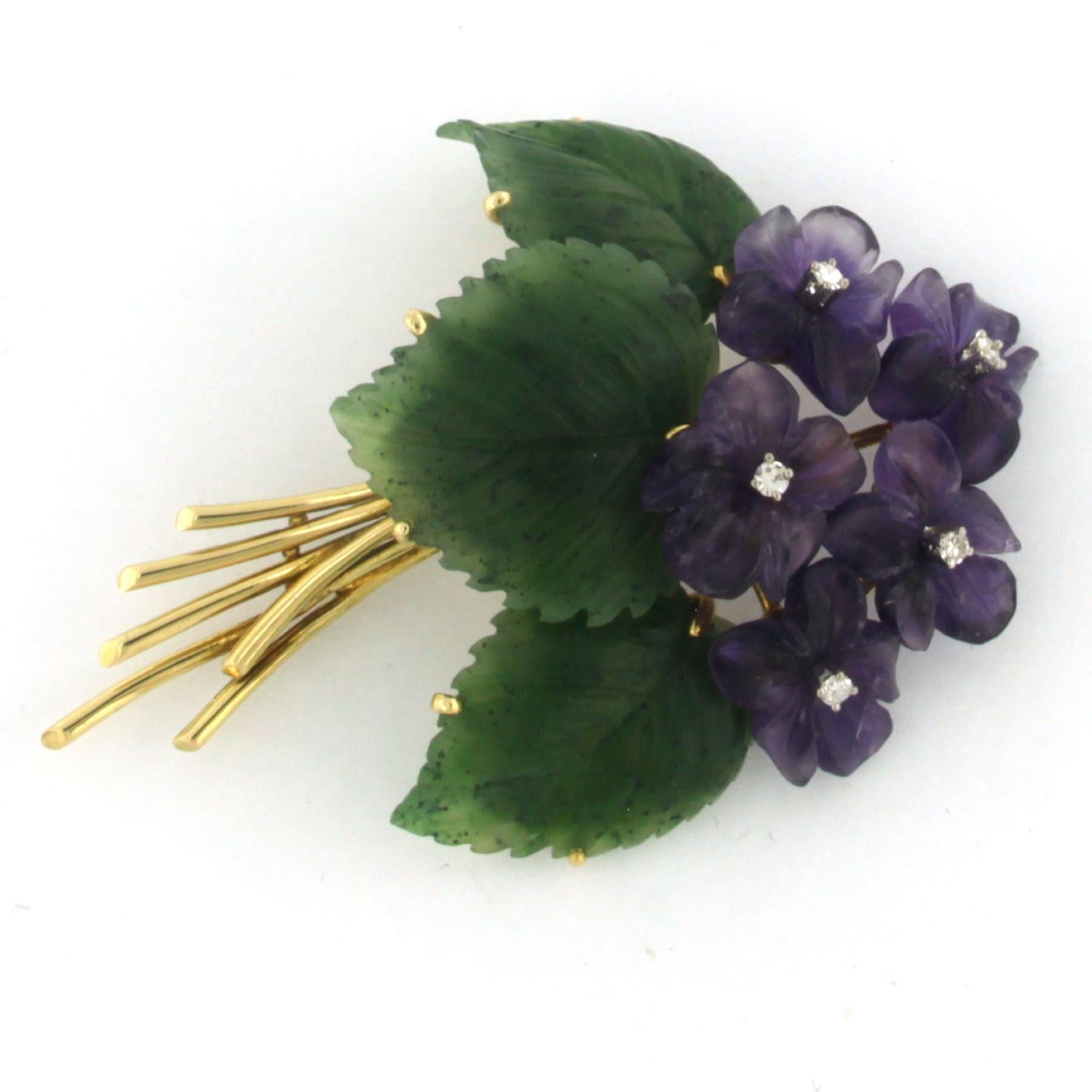 Single Cut 18k yellow gold brooch in the shape of a bouquet with amethyst, jade and diamond For Sale