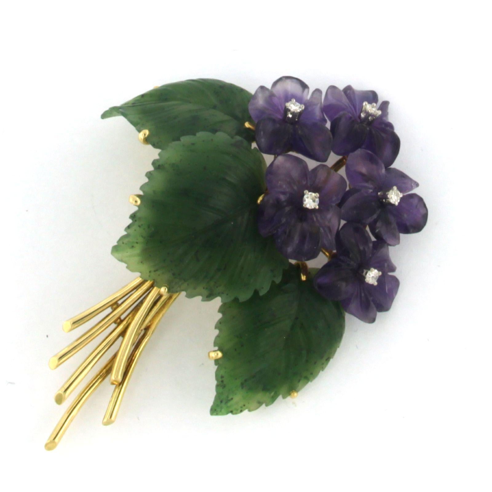 Women's 18k yellow gold brooch in the shape of a bouquet with amethyst, jade and diamond For Sale