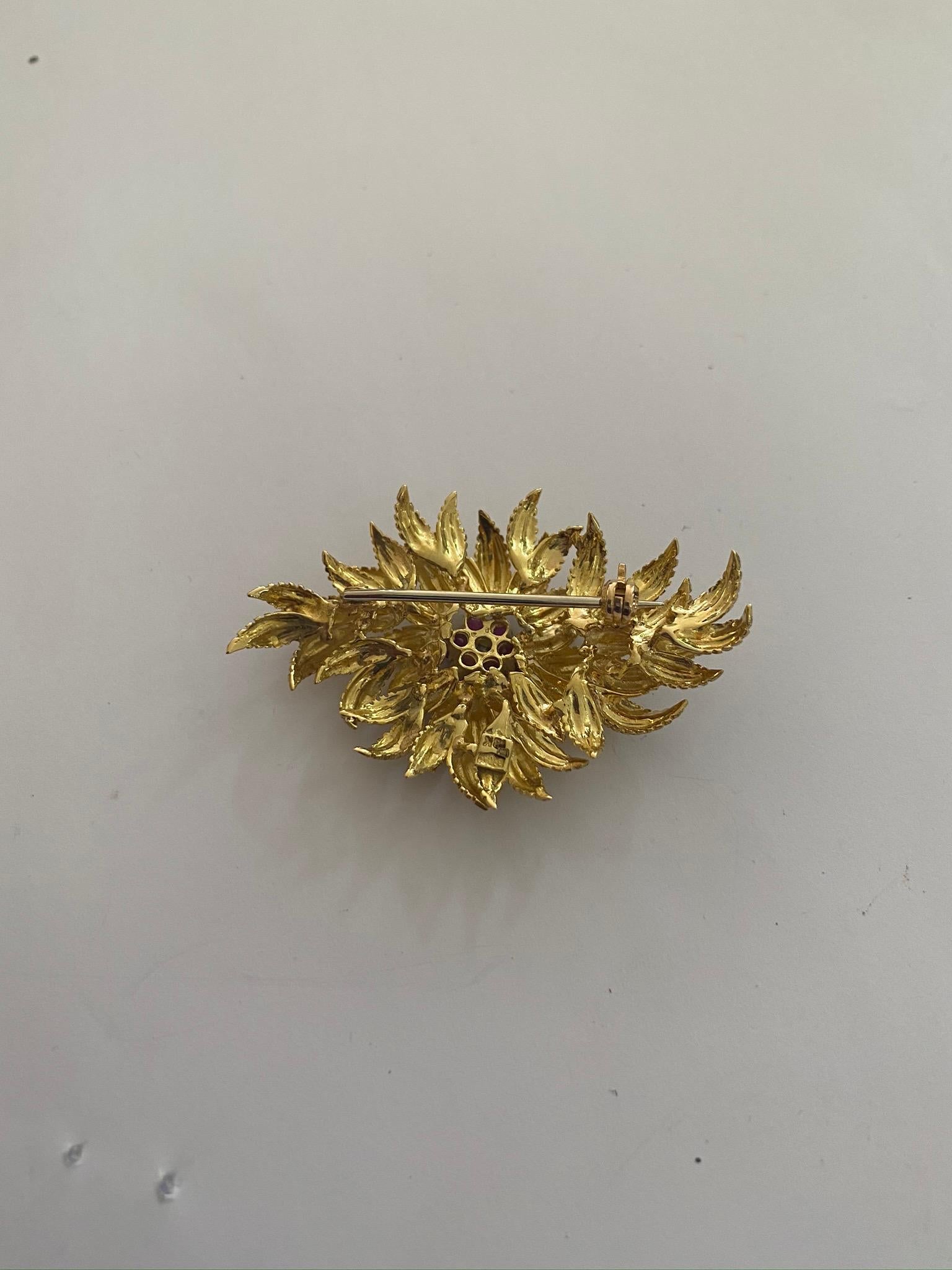 18k gold brooch