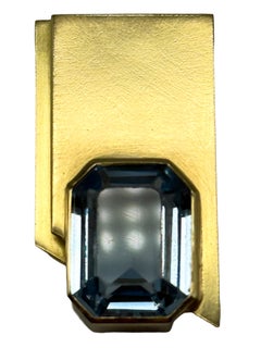 18K yellow gold brooch with aquamarine