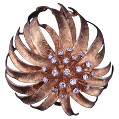 18K Yellow Gold Brooch with 21 Diamonds, VS1 Clarity, 21st Century