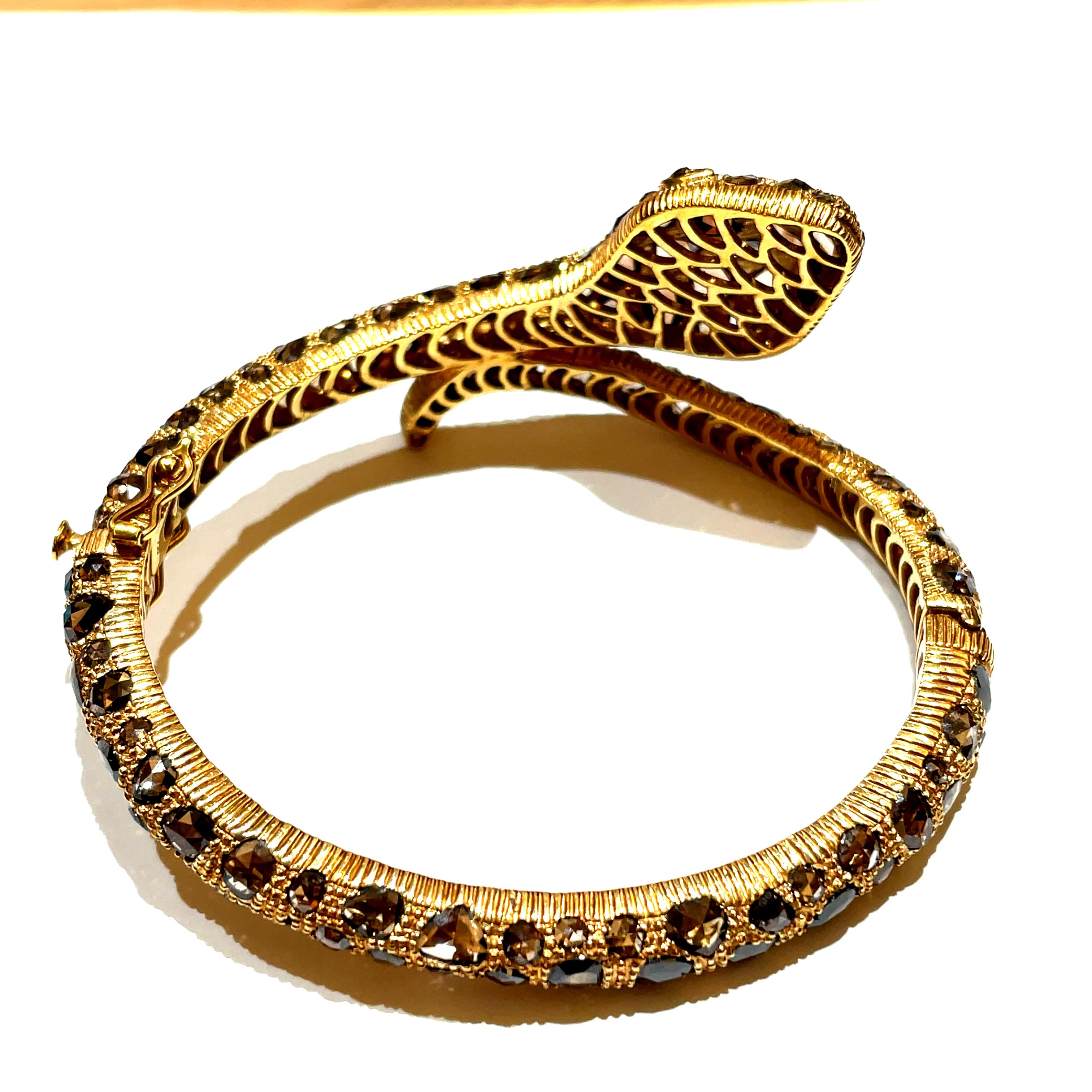 Contemporain Bracelet serpent en or jaune 18k et diamants bruns en vente