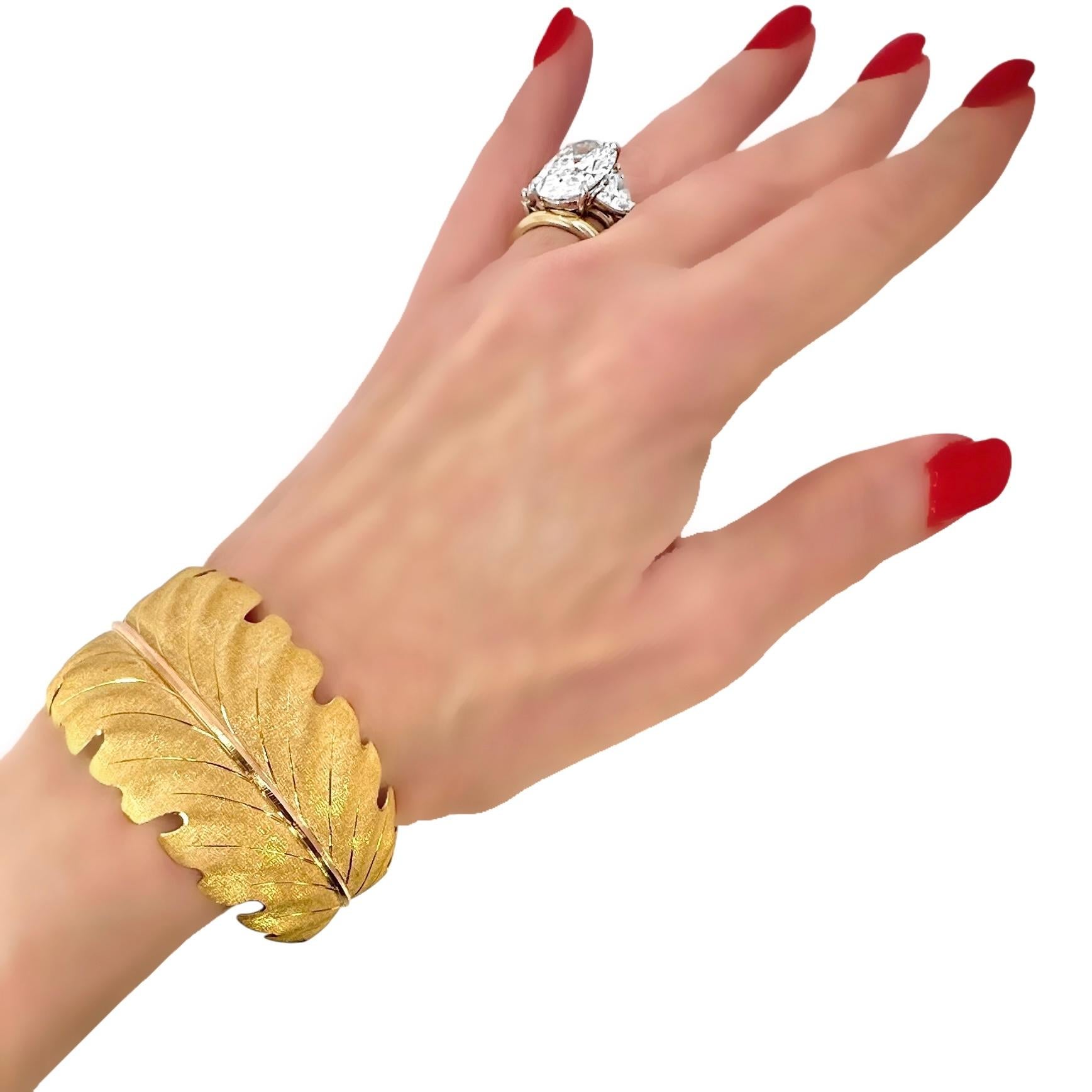18K Yellow Gold Buccellati Laurel Leaf Bangle Bracelet 1 3/8 Inches Wide 9