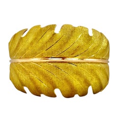 18K Yellow Gold Buccellati Laurel Leaf Bangle Bracelet 1 3/8 Inches Wide