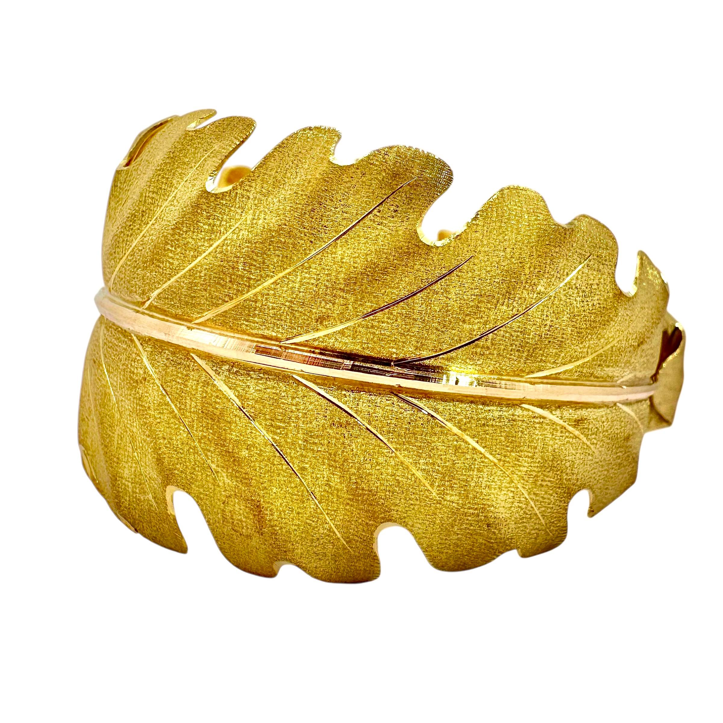 Modern 18K Yellow Gold Buccellati Laurel Leaf Bangle Bracelet 1 3/8 Inches Wide