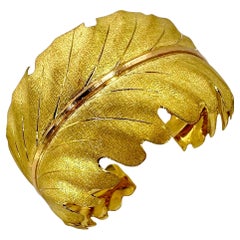 18K Yellow Gold Buccellati Laurel Leaf Bangle Bracelet 1 3/8 Inches Wide