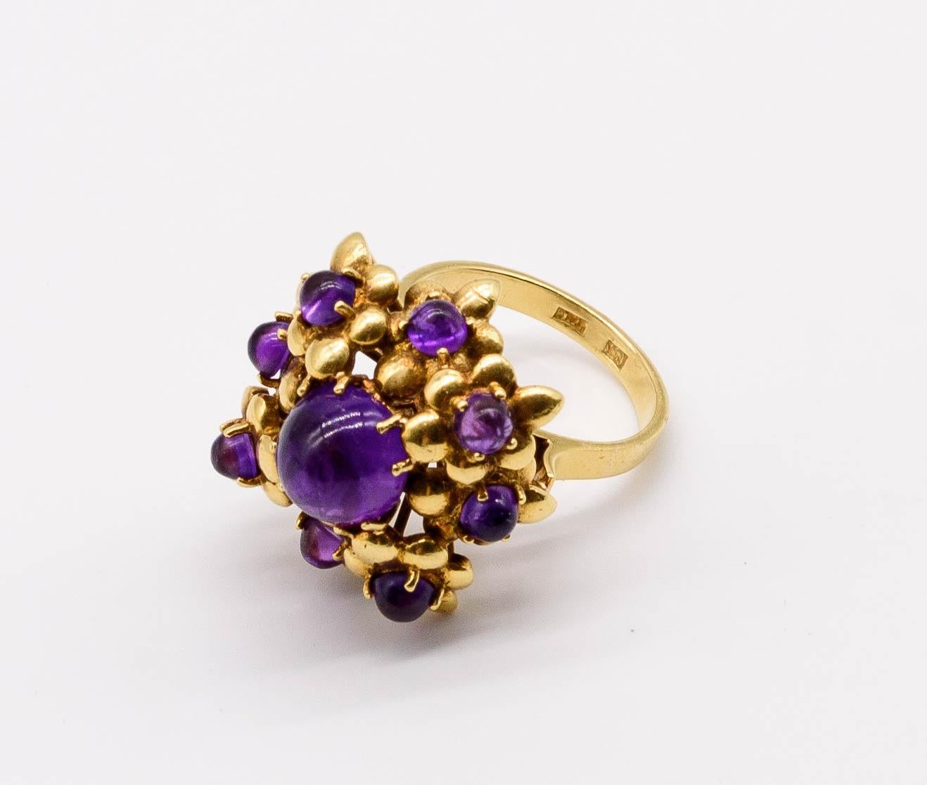 Post-War 18k Yellow Gold Cabochon Amethyst Cocktail Ring For Sale