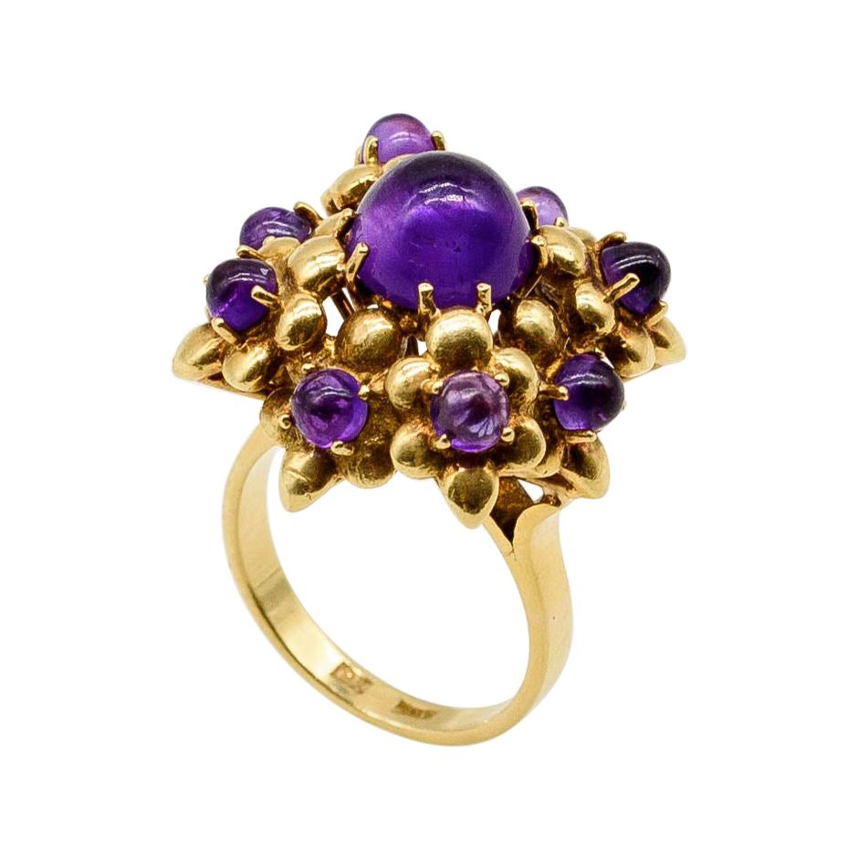 18k Yellow Gold Cabochon Amethyst Cocktail Ring For Sale