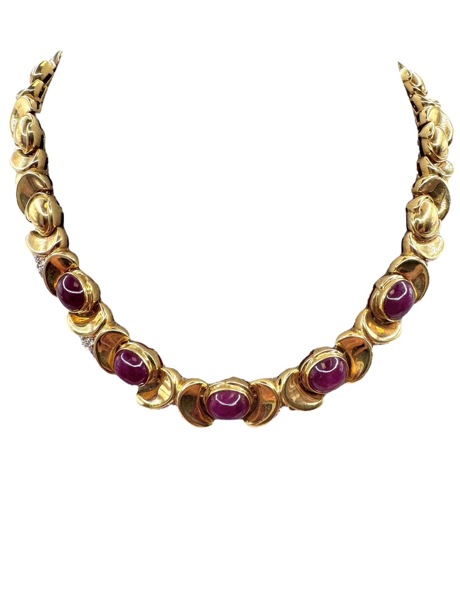 Collar de oro amarillo de 18 quilates con cabujón de rubí y diamantes Cabujón en venta