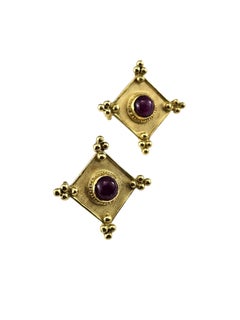 Boucles d'oreilles de style étrusque en or jaune 18 carats avec rubis cabochon – Certifiées n° 24331