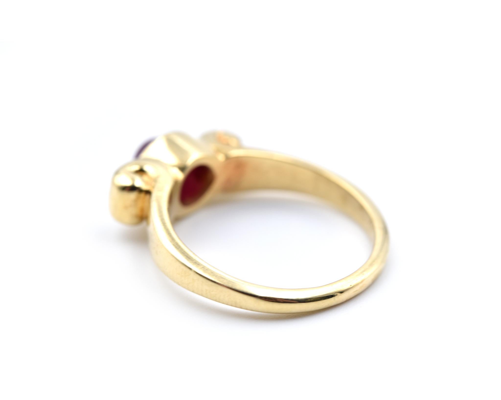 18 Karat Yellow Gold Cabochon Ruby Ring In Excellent Condition In Scottsdale, AZ