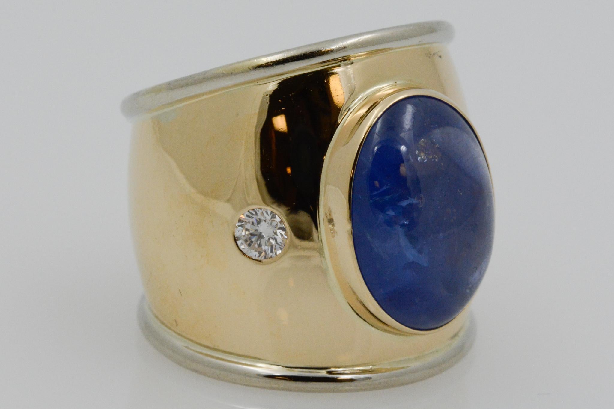 18 Karat Yellow Gold Cabochon Sapphire and Diamond Ring 2
