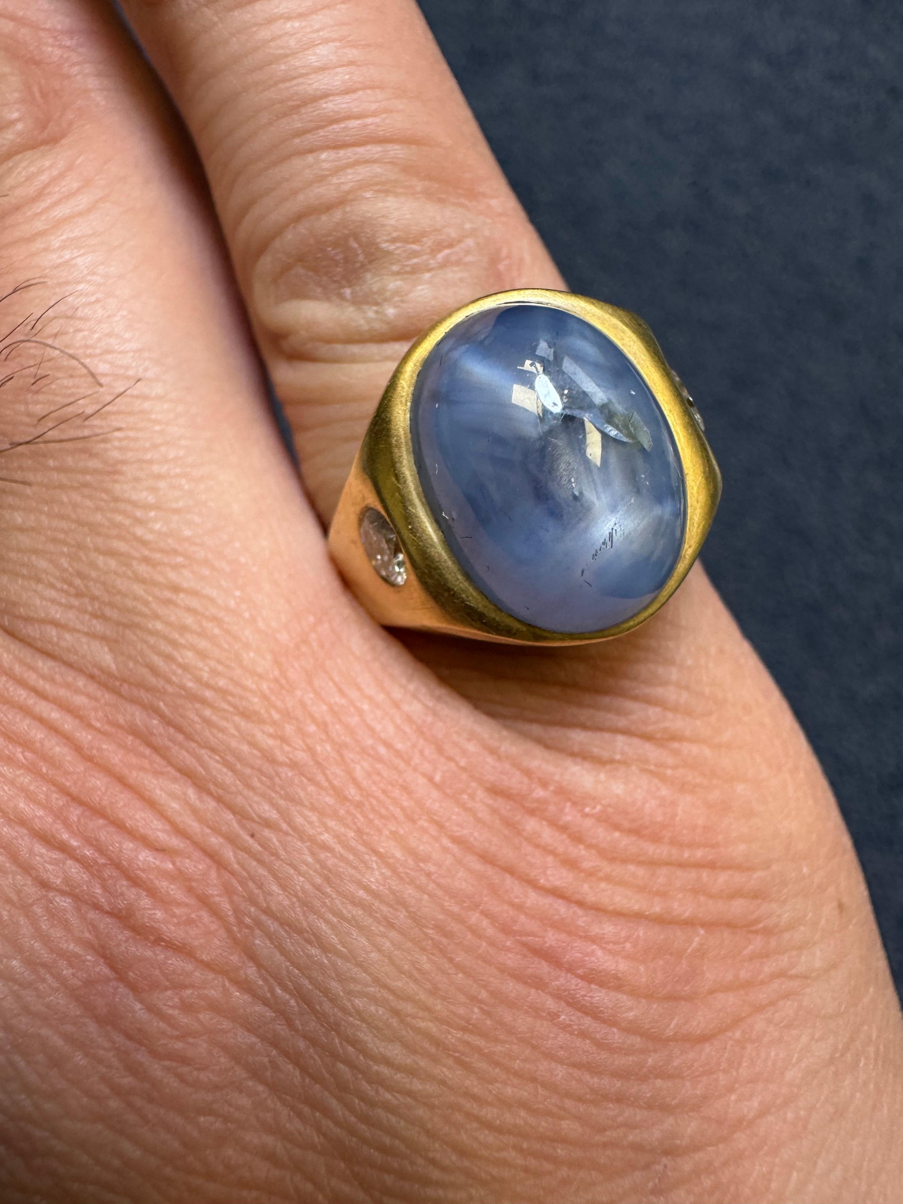 18K Yellow Gold Cabochon Star Sapphire and Diamond Ring For Sale 3