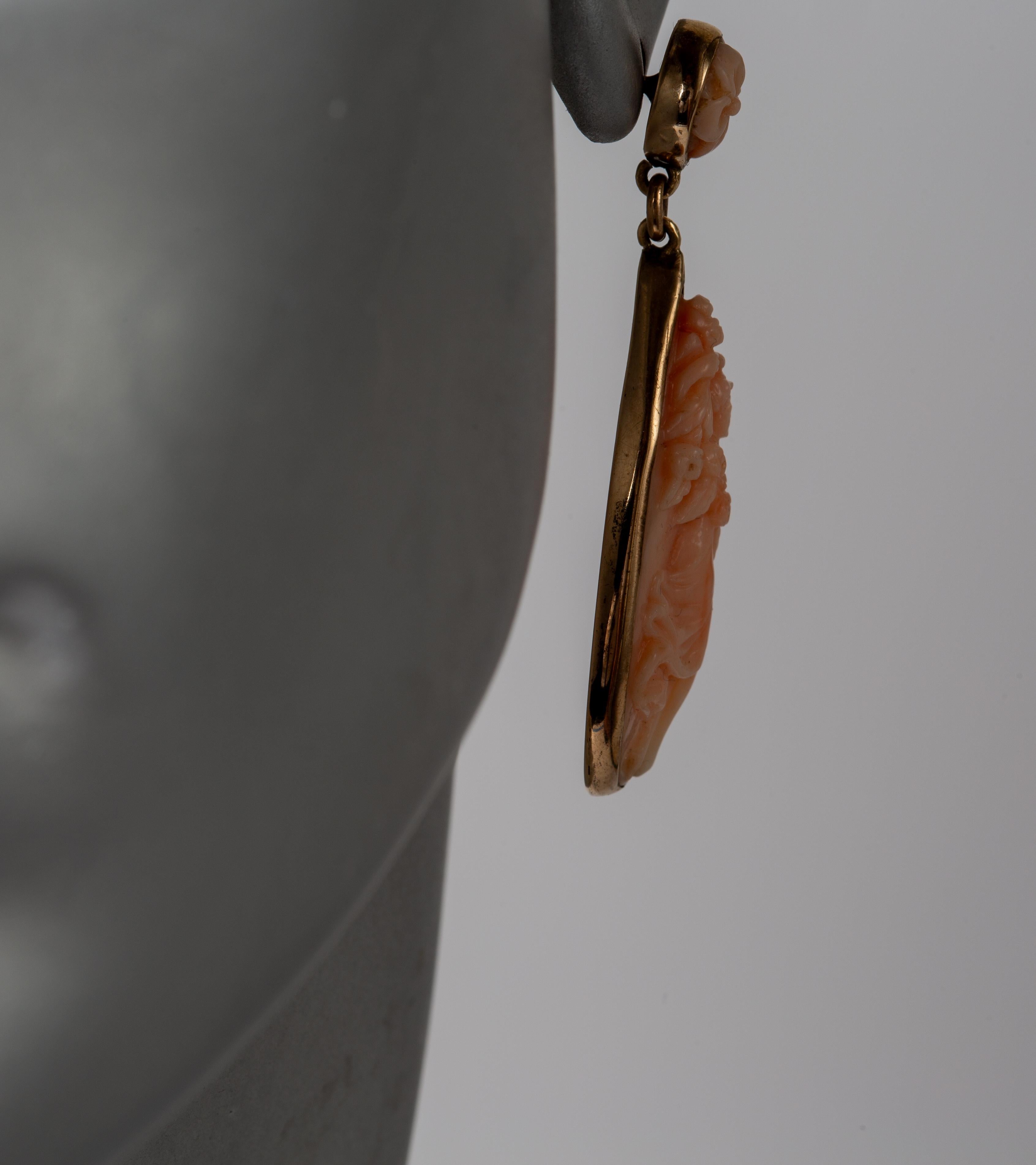 18k Gelbgold Cameo Engelshaut Korallen Ohrringe/Schrauben zurück im Angebot 4