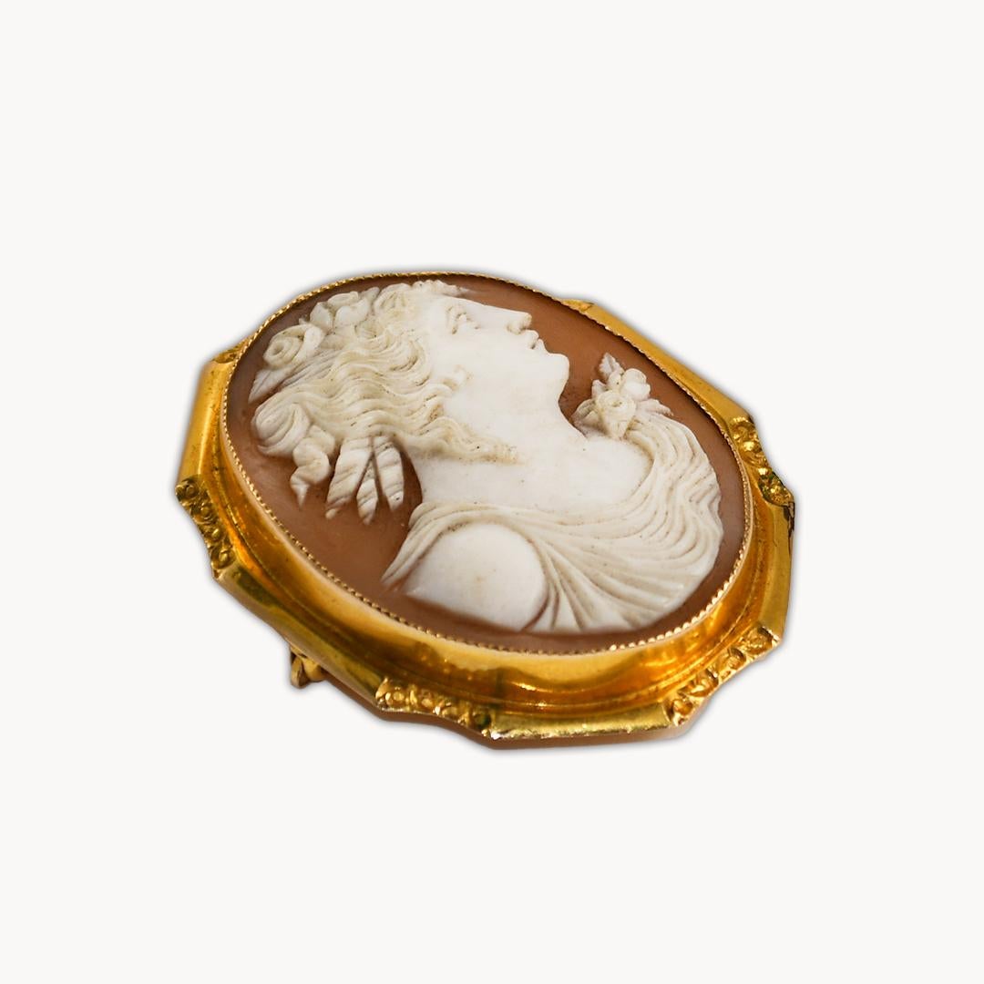 Women's or Men's 18K Yellow Gold Cameo Brooch/Pendant Circa 1890 For Sale