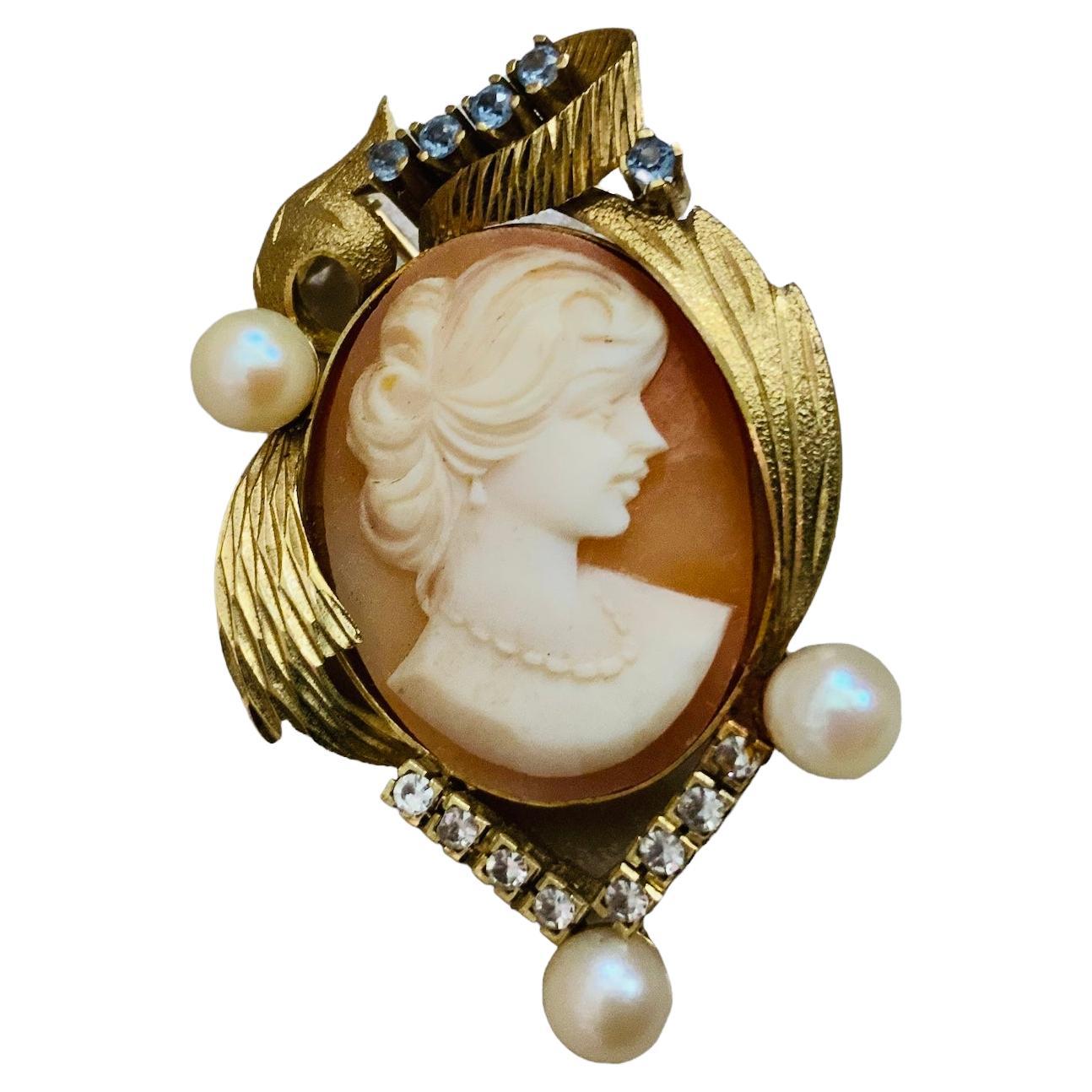 18K Yellow Gold Cameo Brooch/ Pendant  For Sale