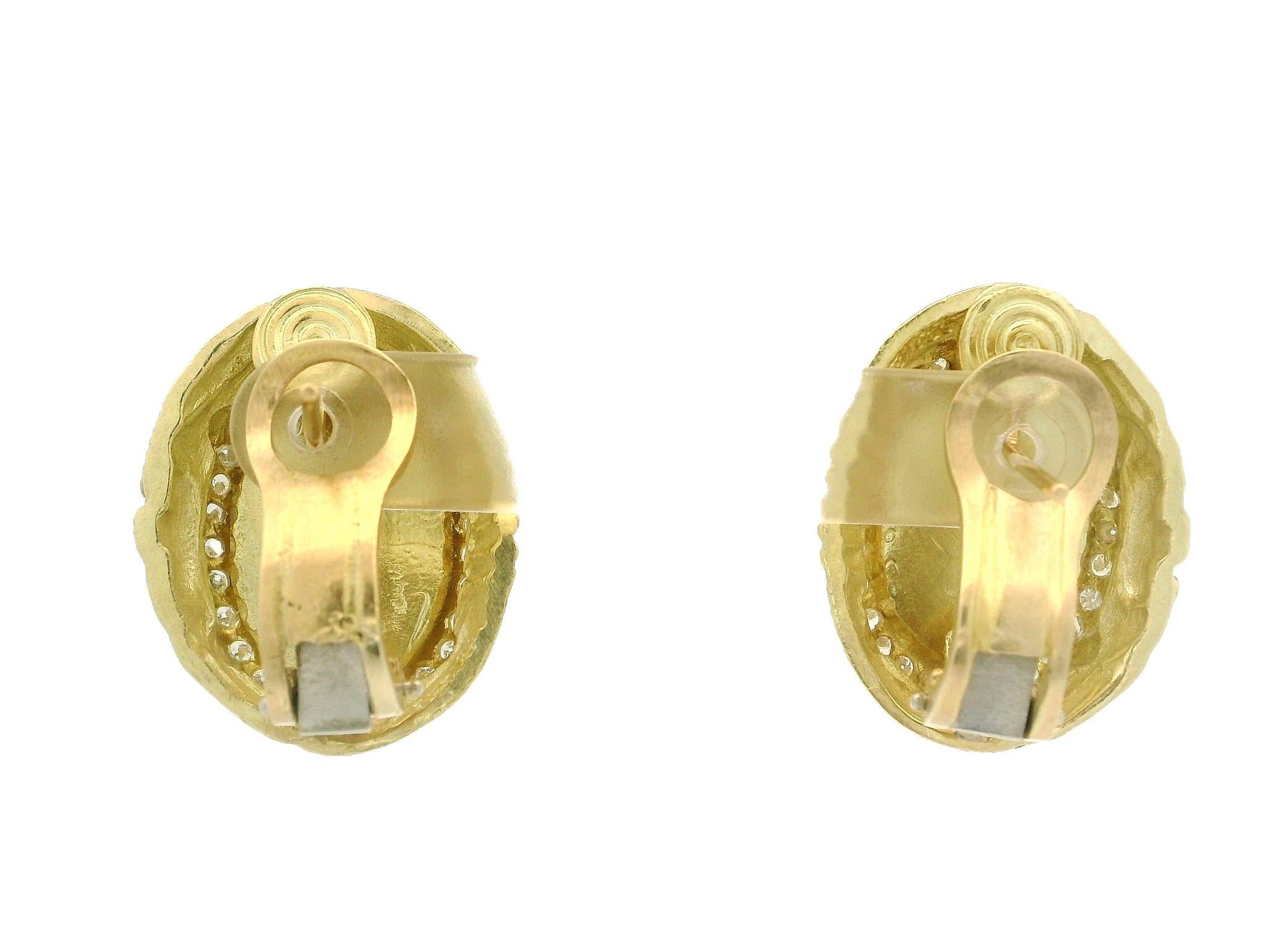 Pendientes de Oro Amarillo de 18k Camafeo Retrato Dama c/ 0.84ctw Diamante Halo Mate Grande Corte redondo en venta