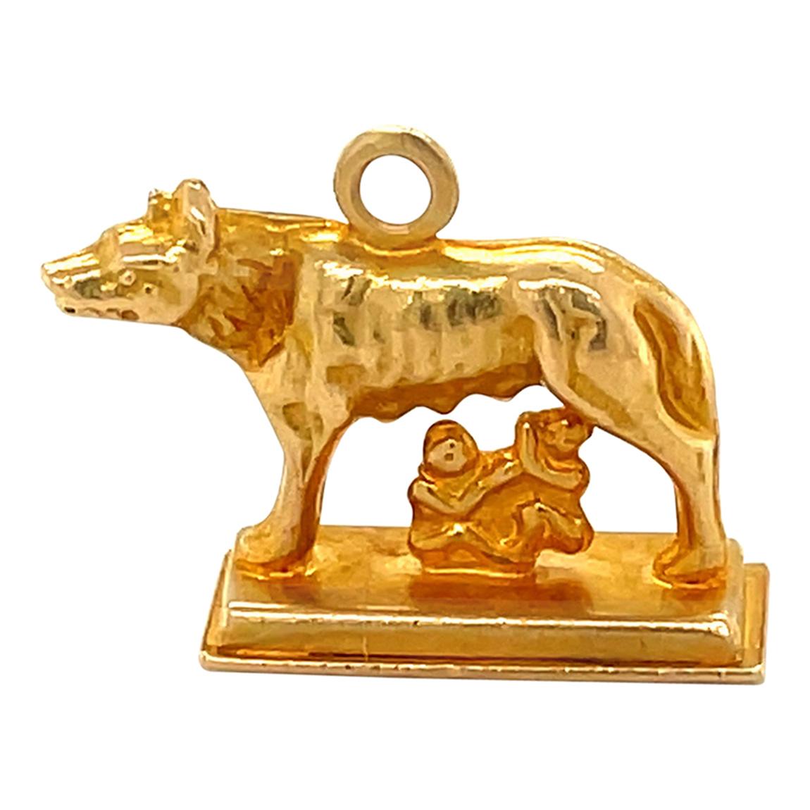 18K Yellow Gold Capitoline Wolf Charm For Sale