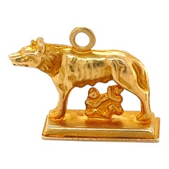 18K Yellow Gold Capitoline Wolf Charm
