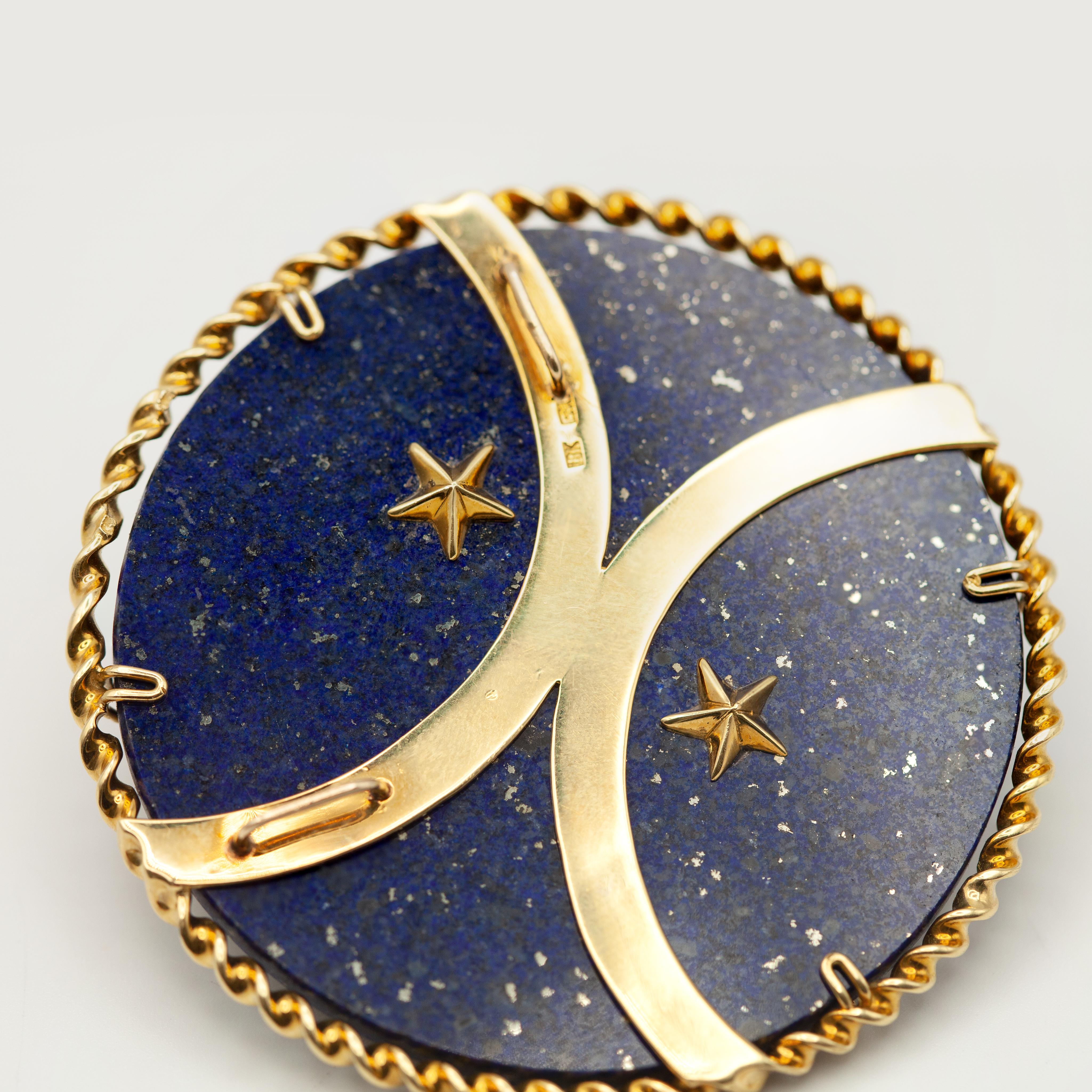 18K Yellow Gold Capricorn Zodiac Pendant c. 1970s In Excellent Condition For Sale In New York, NY