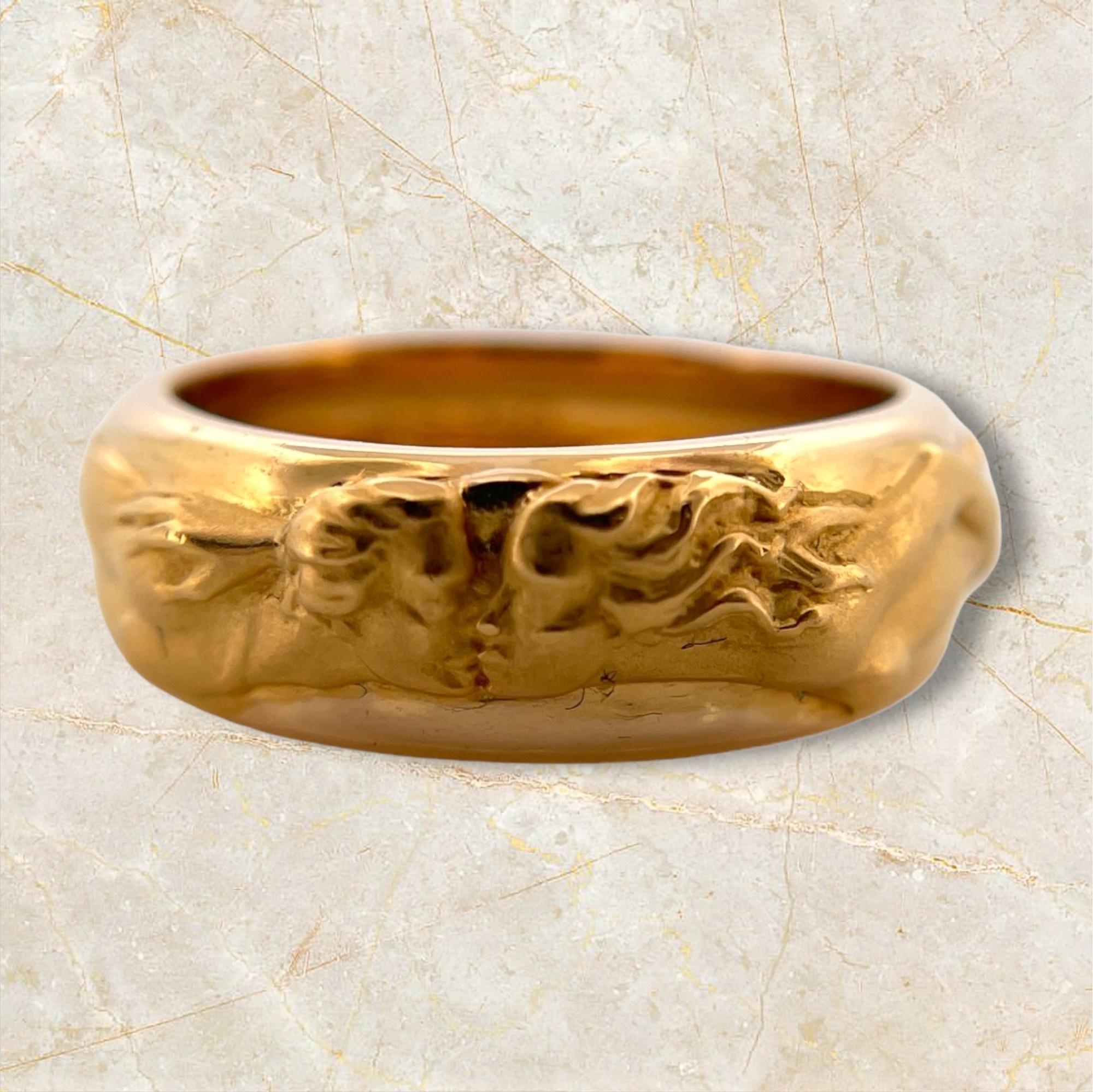 Exude luxury with this 18K Yellow Gold Carrera Kissing Band. Weighing 6.9 grams, this exquisite ring features heavy gold detailing, adding a touch of sophistication and elegance. The unique kissing band design makes it a standout piece, perfect for