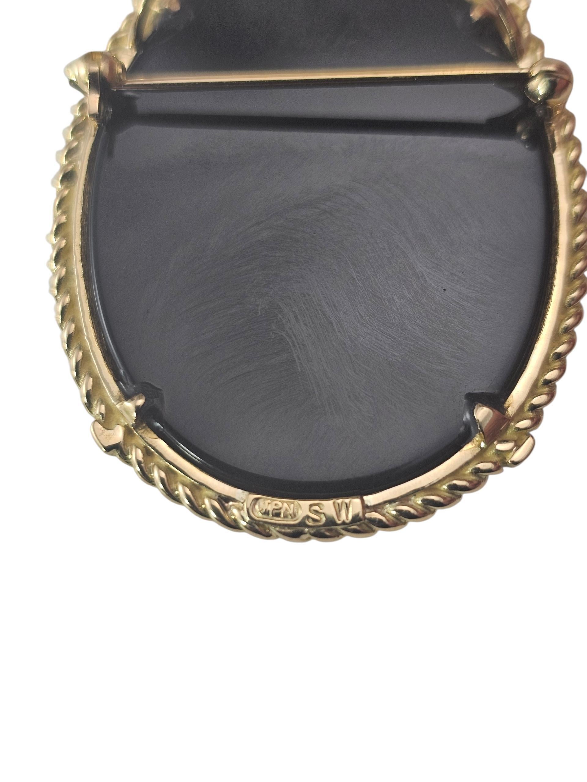 Spilla/pendente in oro giallo 18K con cammeo intagliato in agata #24069 in vendita 2