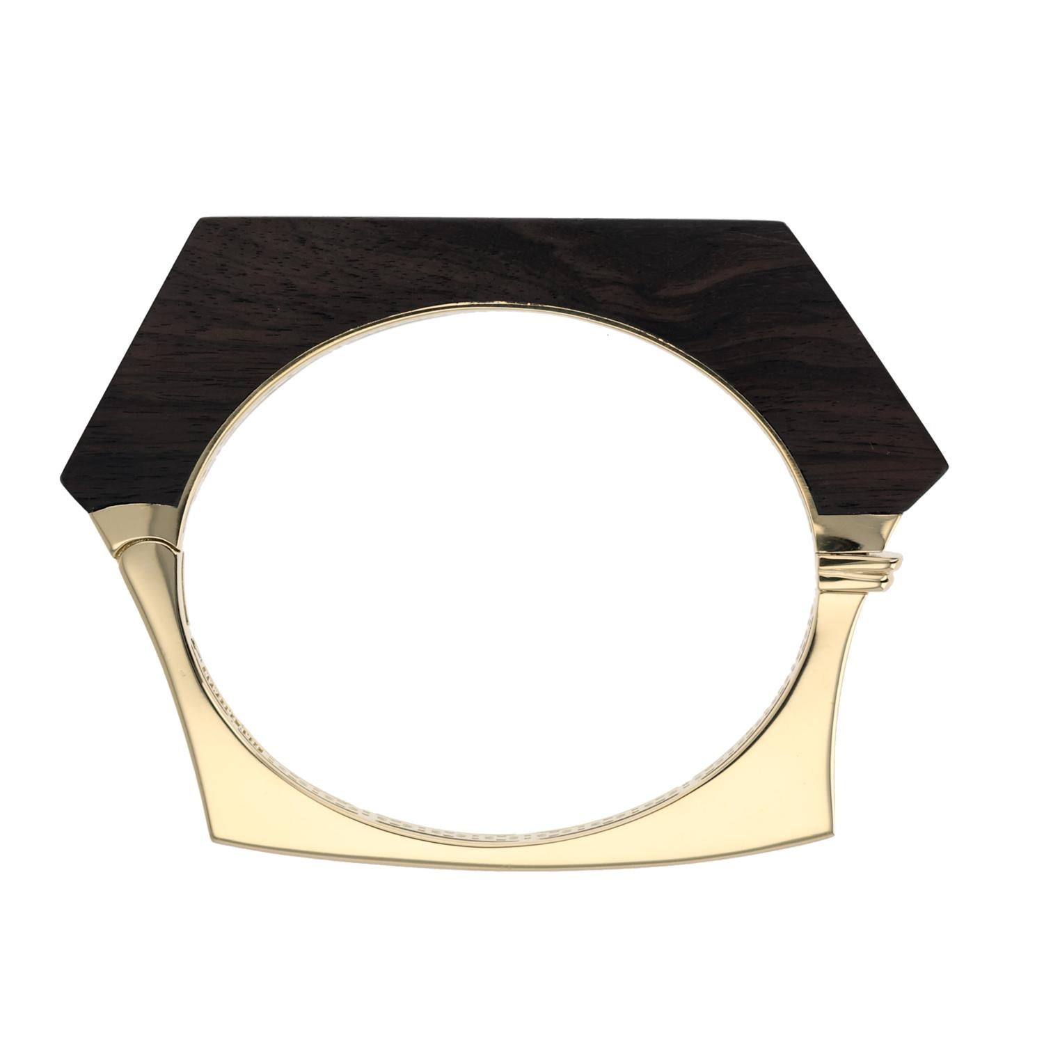 Moderne Bracelet hexagonal en ébène sculpté en or jaune 18K par Fern Freeman en vente
