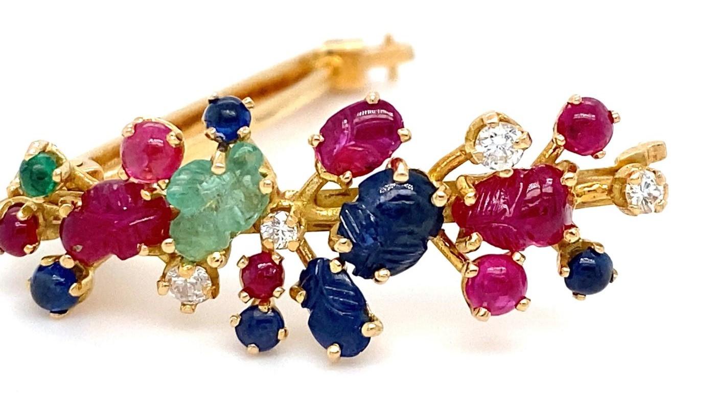 18 Karat Gelbgold & geschnitzter mehrsteiniger Krawattenklammer mit Diamanten im Zustand „Gut“ im Angebot in Sherman Oaks, CA