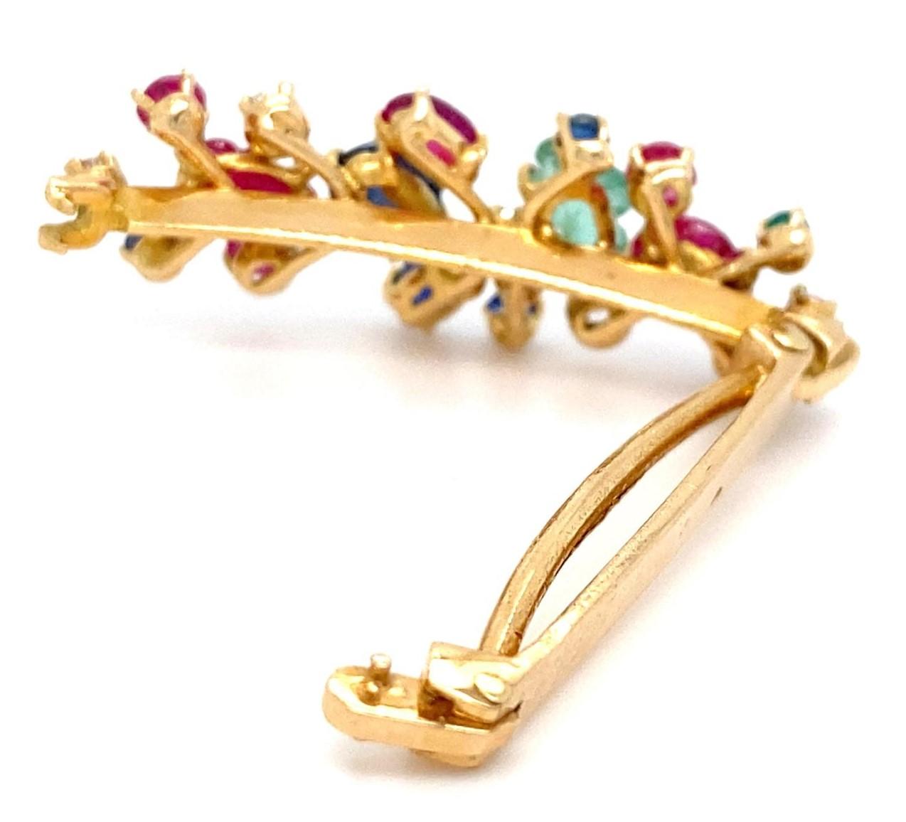 18 Karat Gelbgold & geschnitzter mehrsteiniger Krawattenklammer mit Diamanten im Angebot 1
