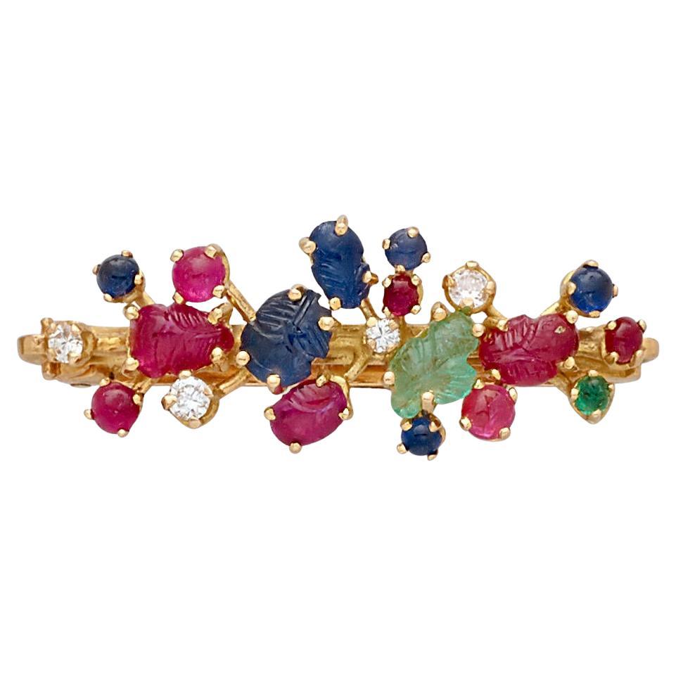 18 Karat Gelbgold & geschnitzter mehrsteiniger Krawattenklammer mit Diamanten im Angebot