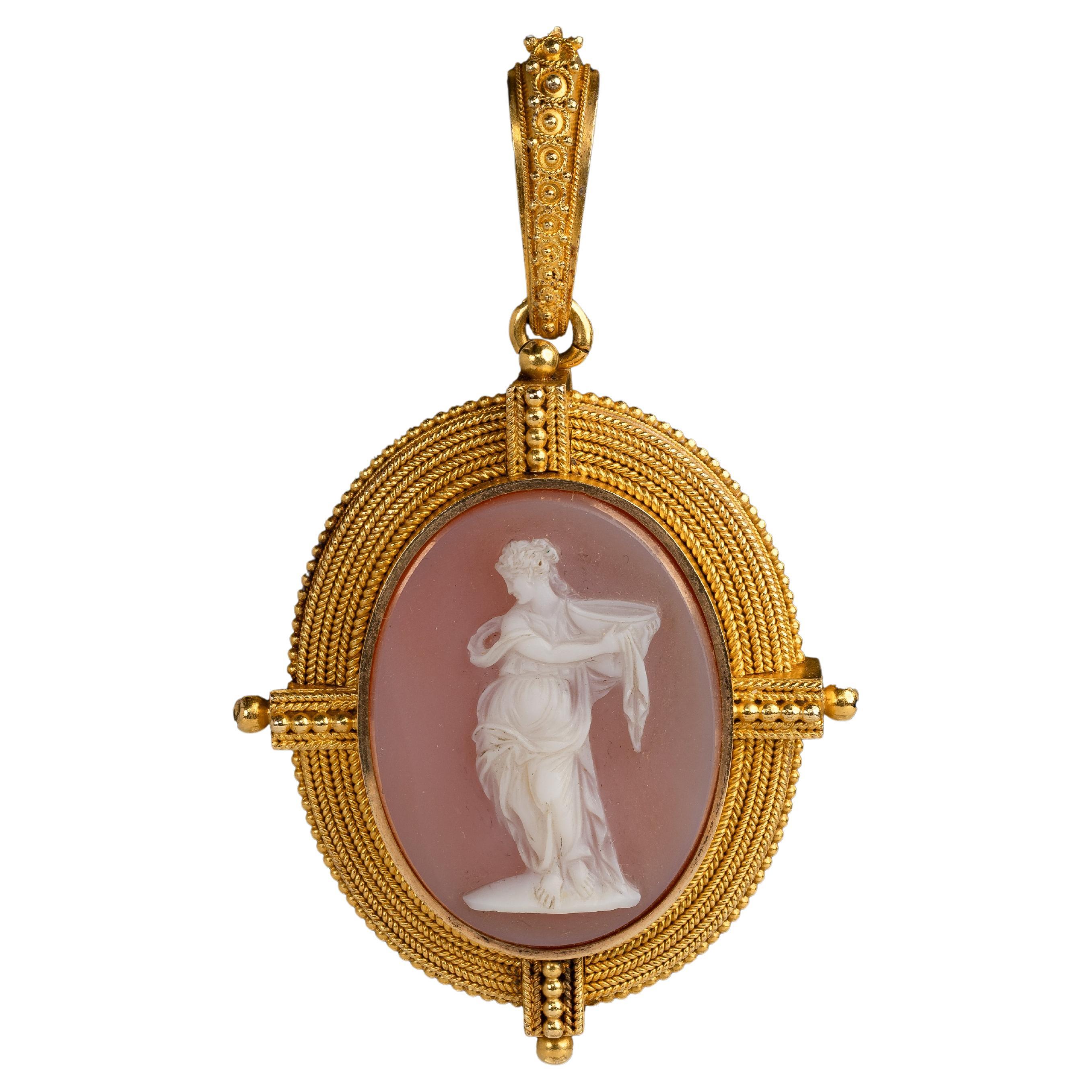 18k Gelbgold geschnitzt Shell Cameo dekoriert Medaillon Anhänger