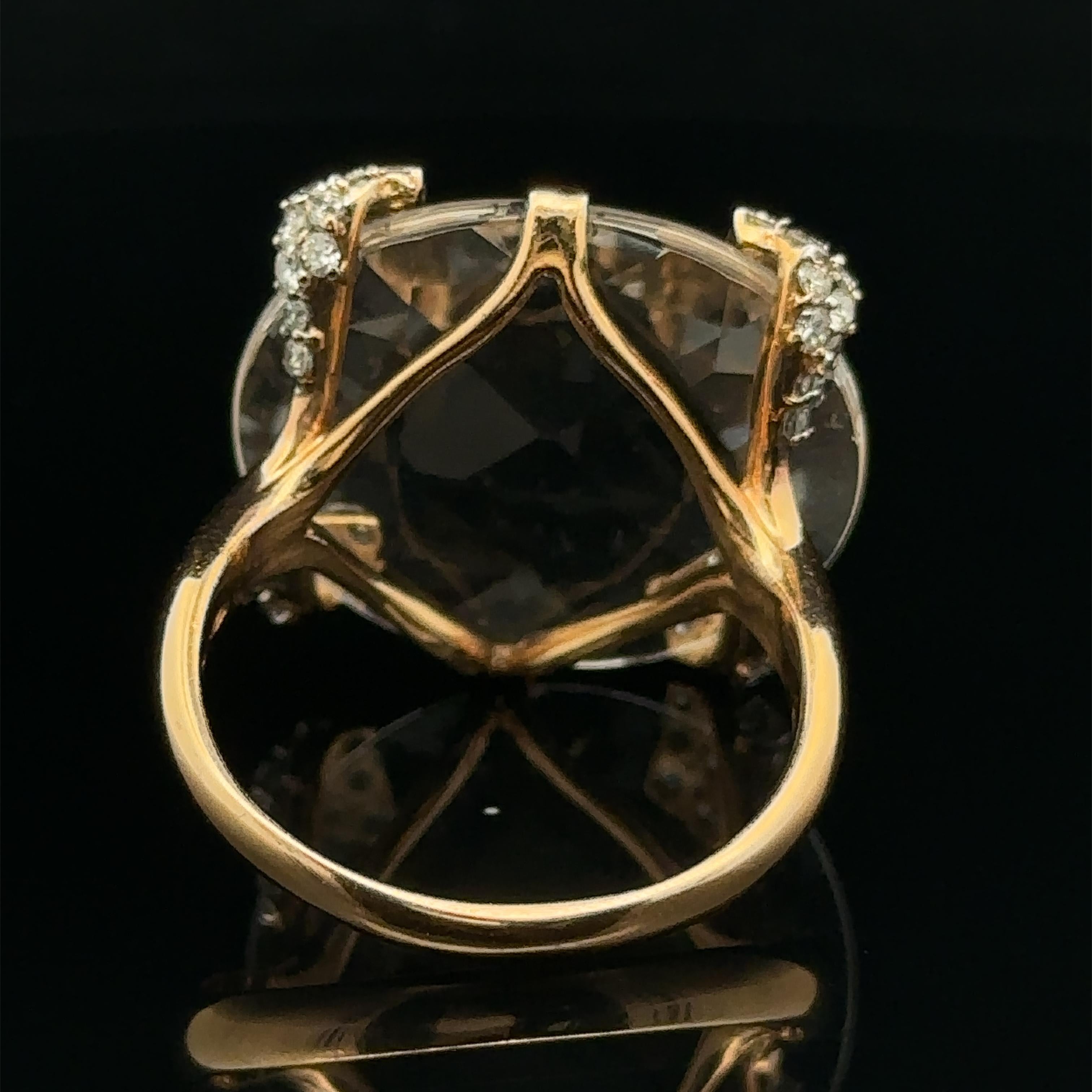 18k Yellow Gold Casato Diamond Prong & Large Faceted White Quartz Statement Ring For Sale 9