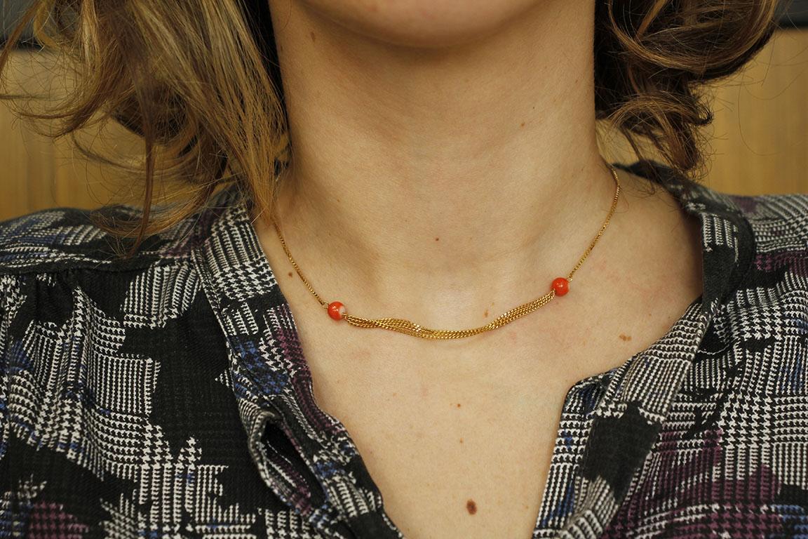 18 Karat Yellow Gold Chain and Red Spheres Coral Retrò Necklace 2