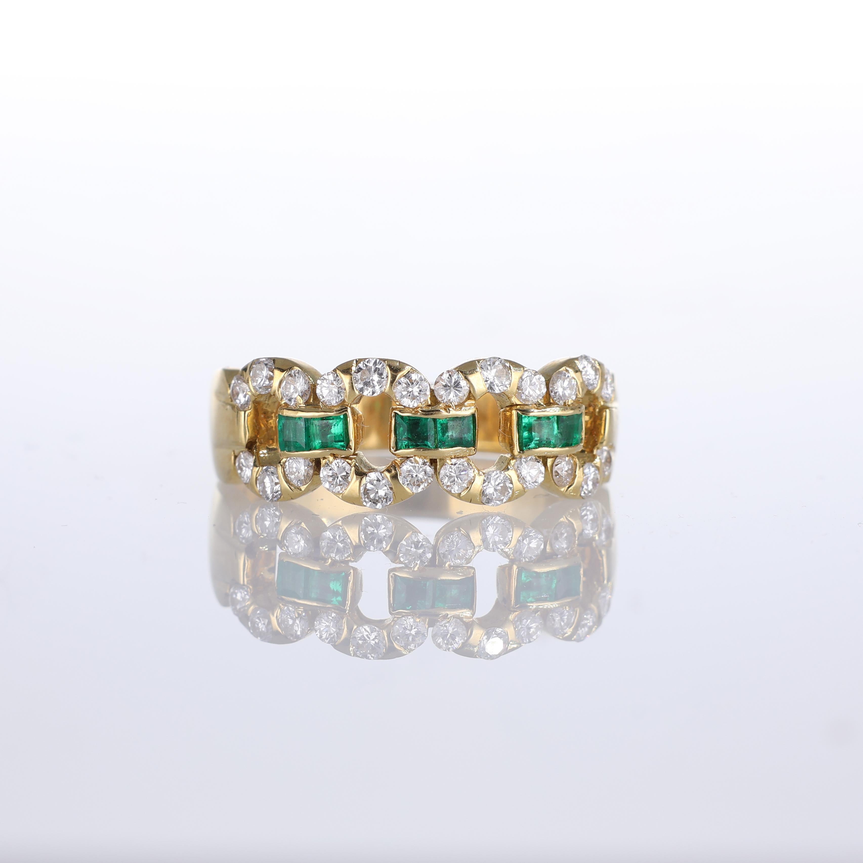 IMPORTANT NOTE:
✔ No additional costs will be added to this order.
✔ Shipping and customs duties are fully covered by us.
--------------------
A stunning 18k yellow gold ring with an intricate chain-inspired design, adorned with vivid emeralds and