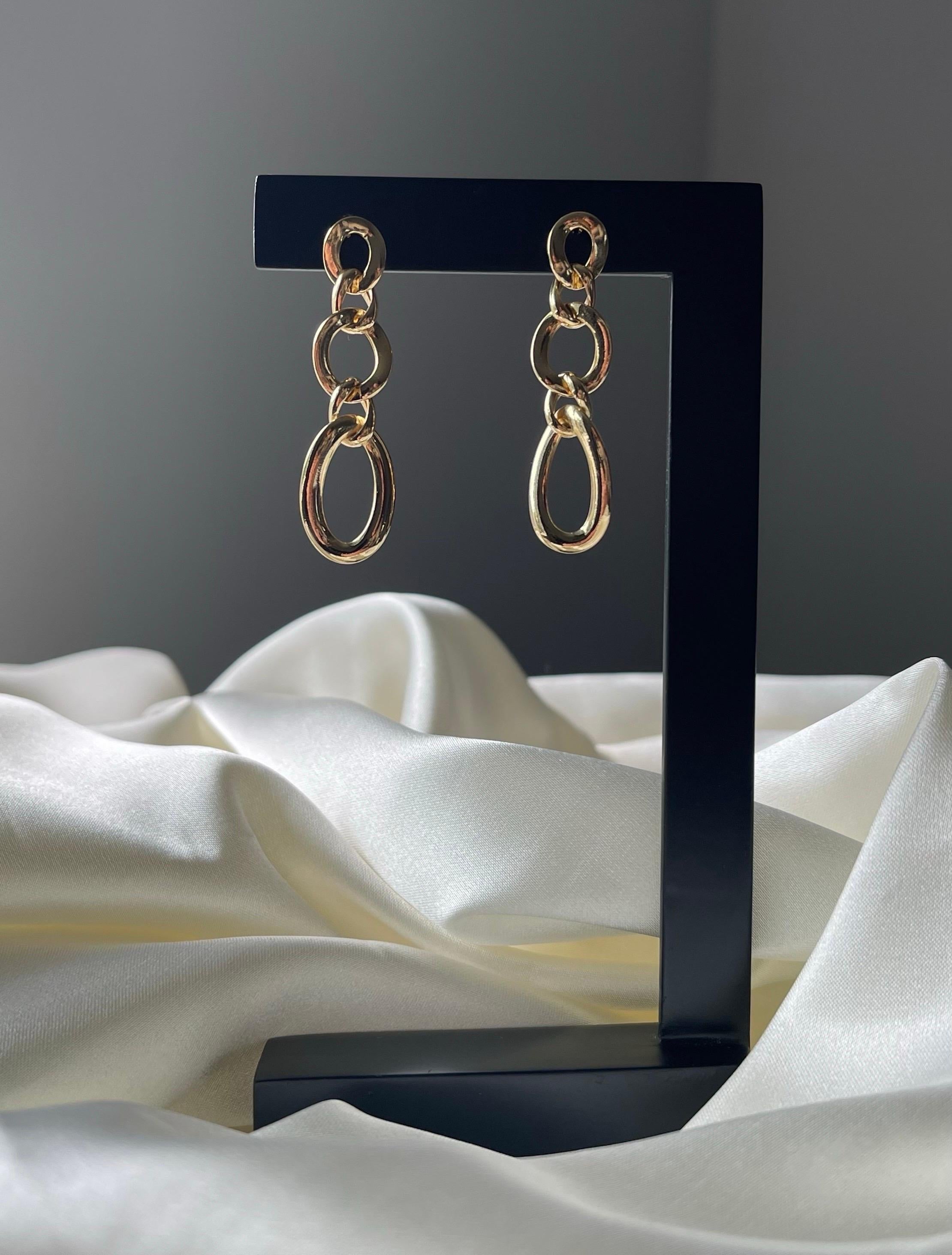 18K Yellow Gold Chain Link Drop Earrings In New Condition For Sale In Ridgefield, CT