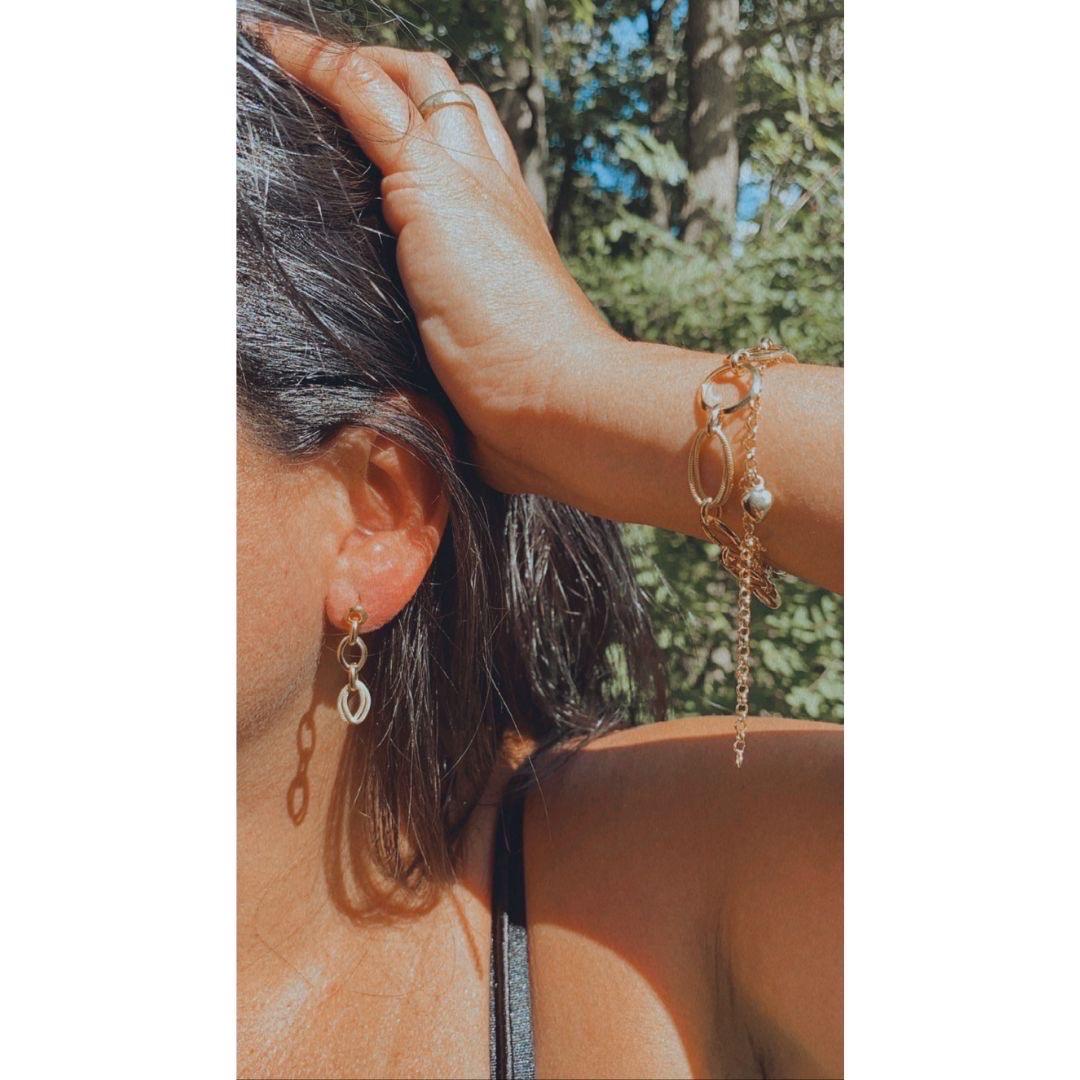 Orecchini a goccia a catena in oro giallo 18K A Link in vendita 2