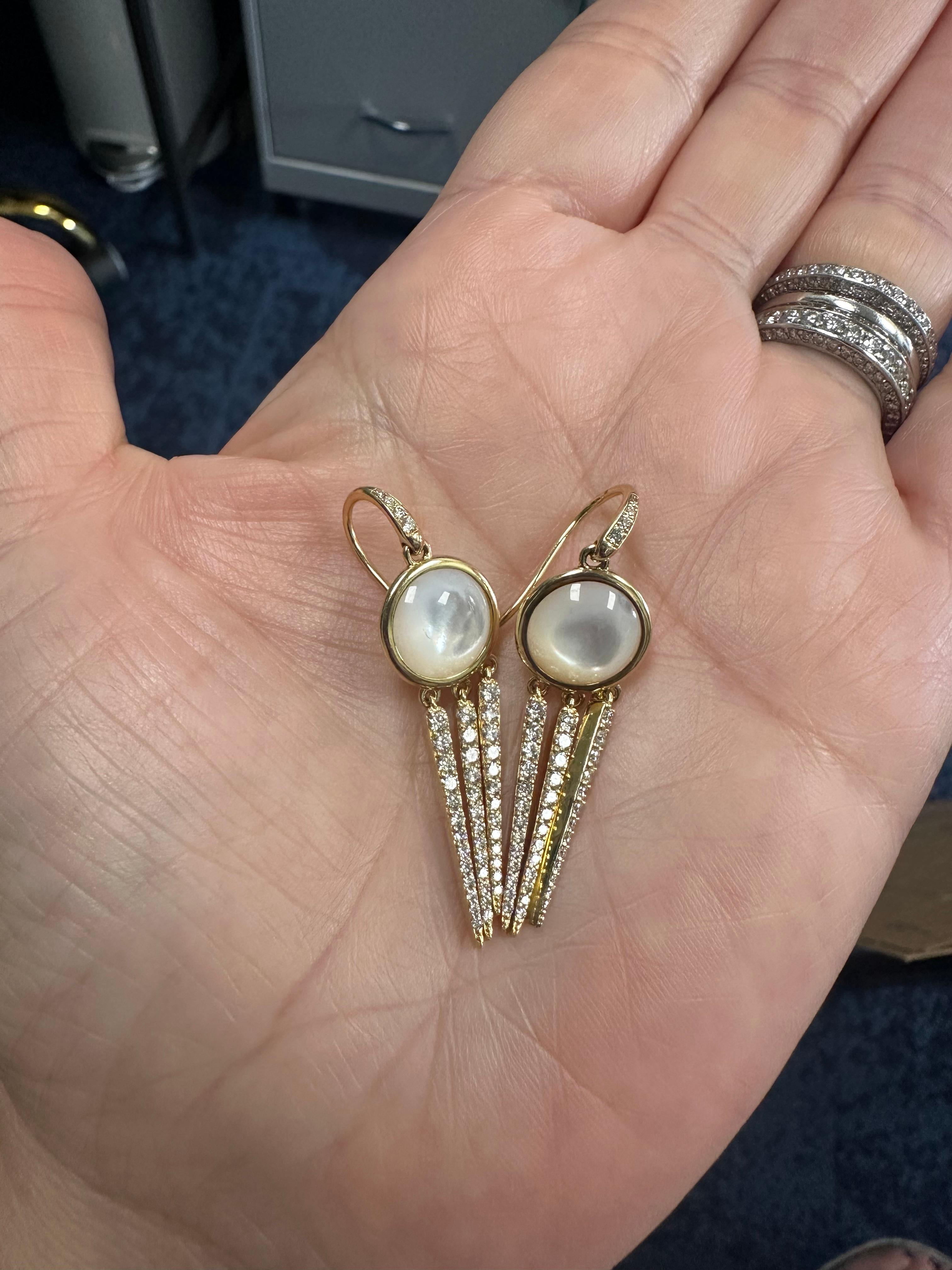 18K Yellow Gold Chakra Mother of Pearl and Diamond Earrings In New Condition For Sale In Virginia Beach, VA