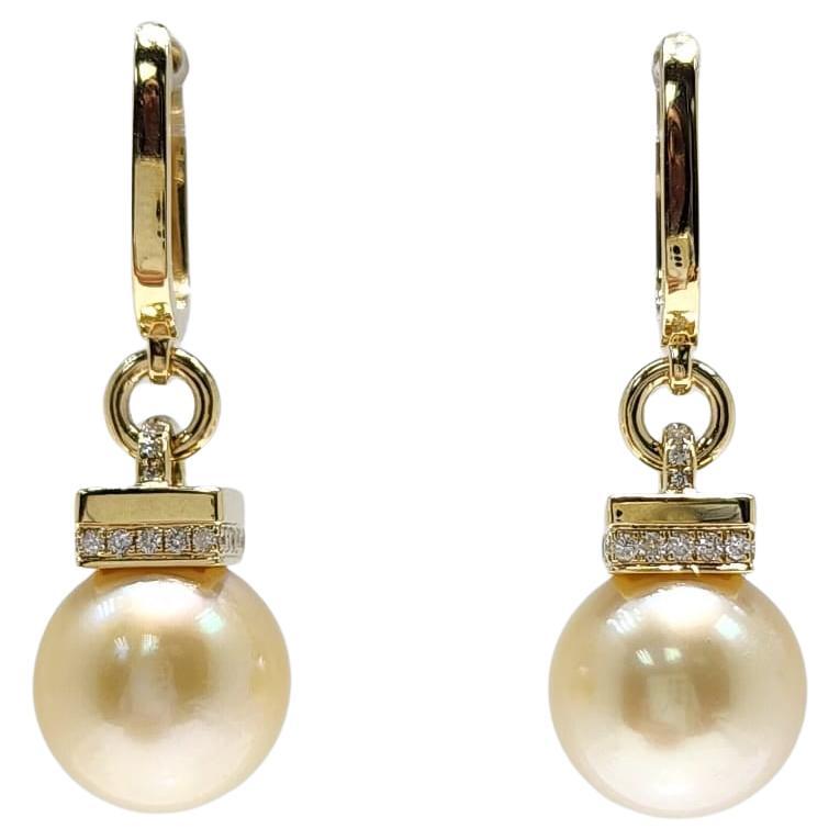Orecchini a cerchio in oro giallo 18K con perle dei mari del sud e diamanti - Perle da 10 mm in vendita