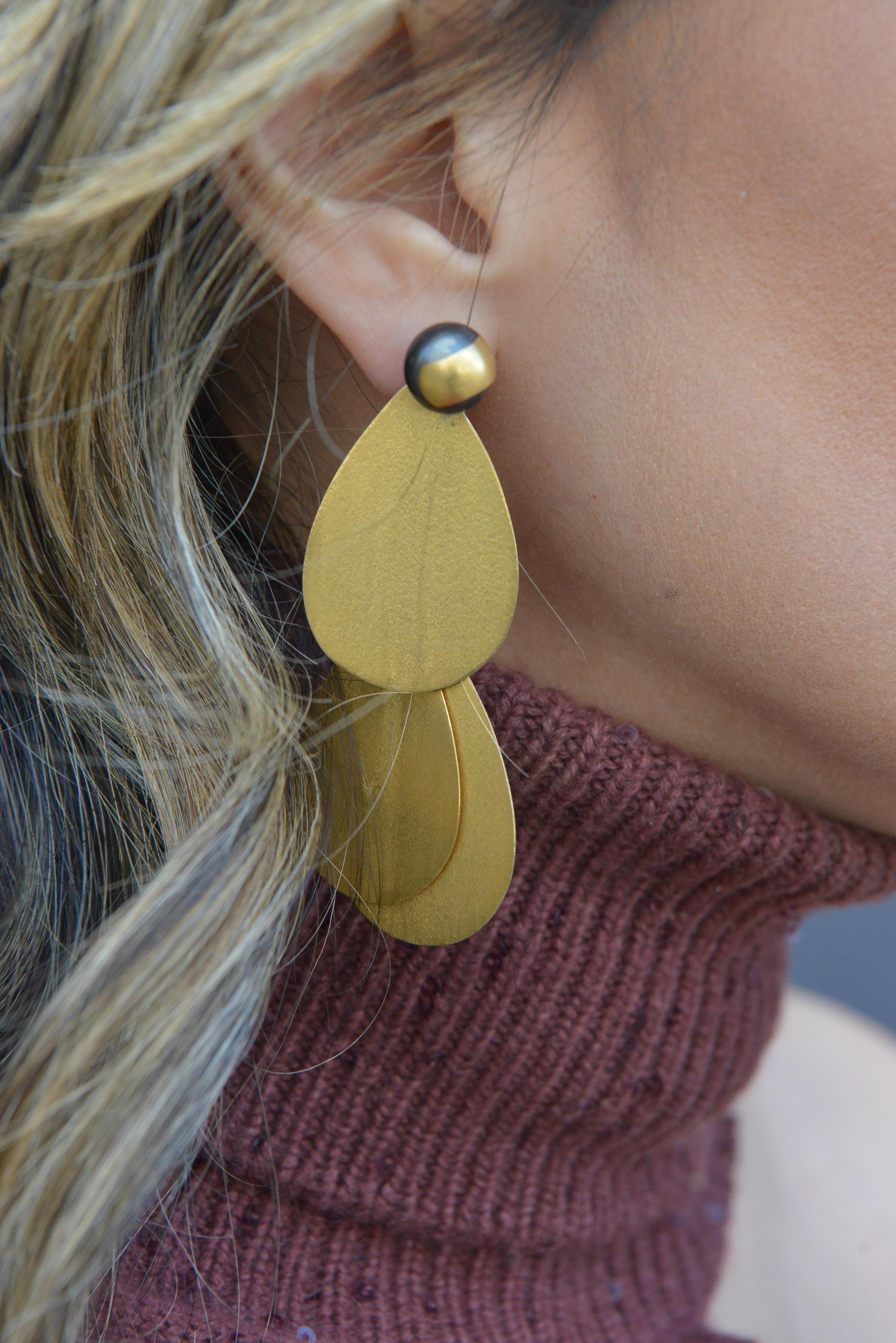 Boucles d'oreilles chandelier en or jaune 18k Neuf - En vente à London, GB