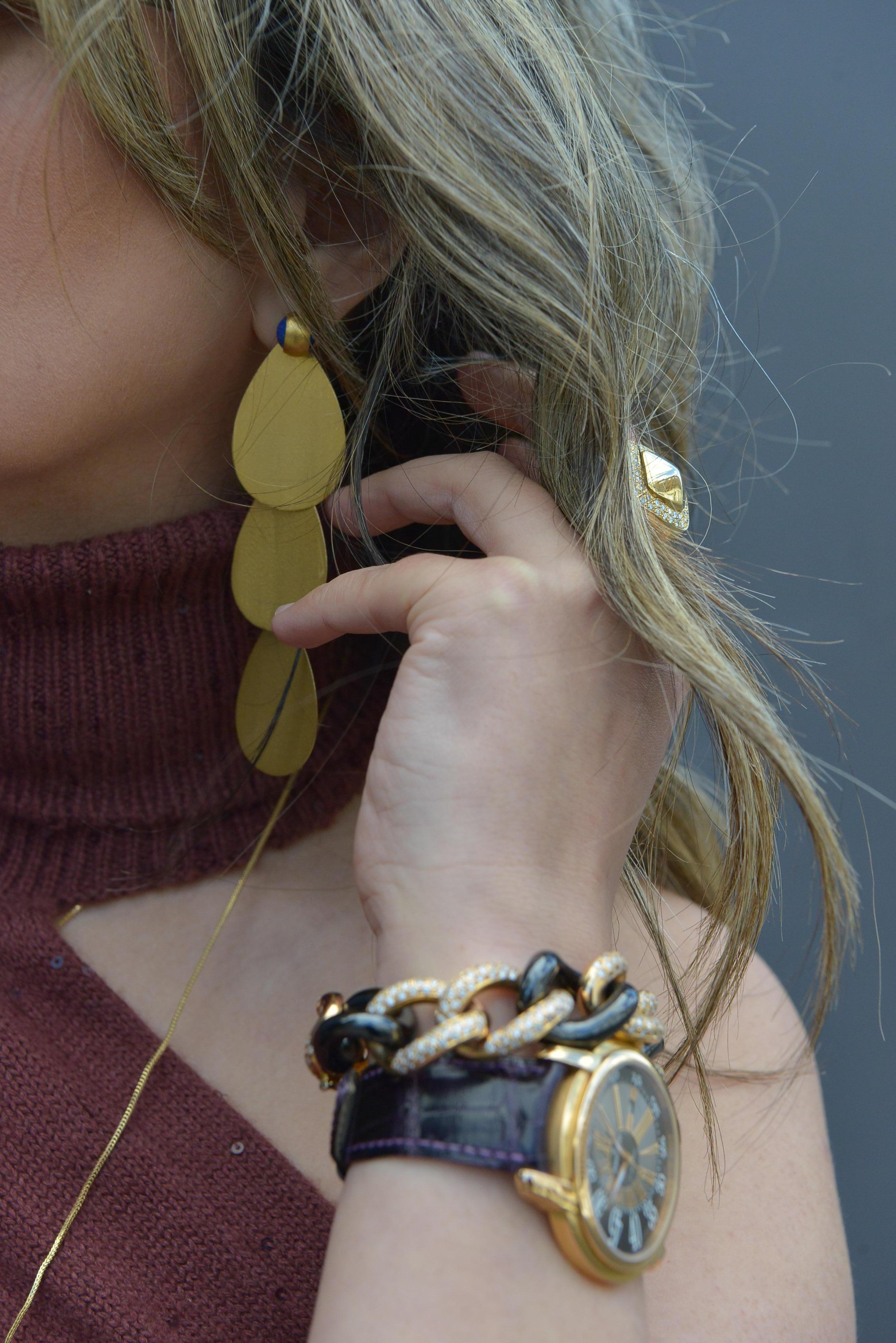 Boucles d'oreilles chandelier en or jaune 18k en vente 1