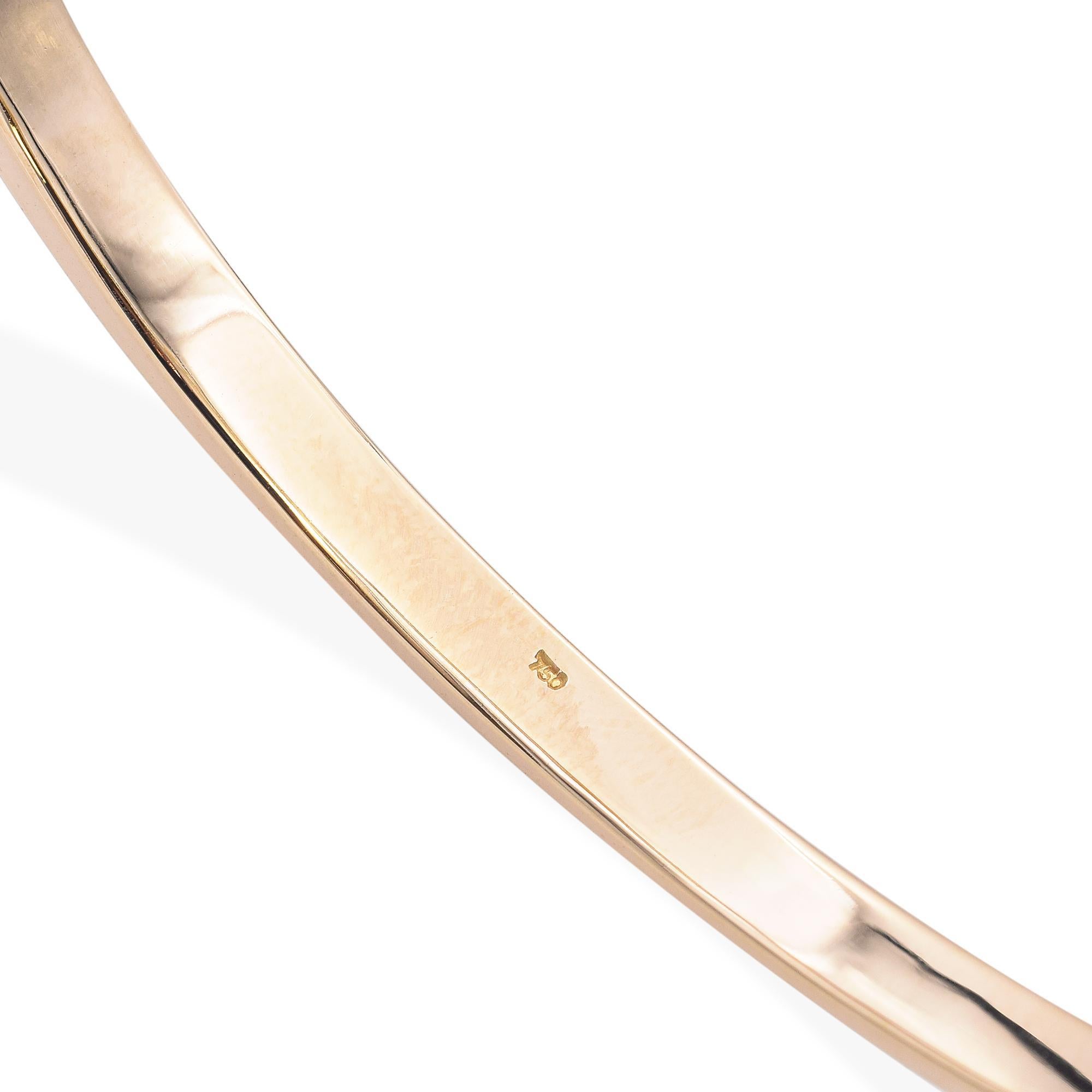 Bracelet jonc en or jaune 18 carats serti de diamants taille baguette en vente 1