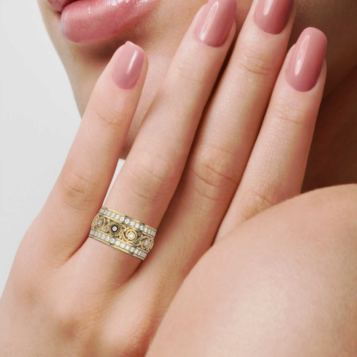 18 Karat Gelbgold Charlotte Royal Diamantring '1 1/2 Ct. tw' im Zustand „Neu“ im Angebot in San Francisco, CA