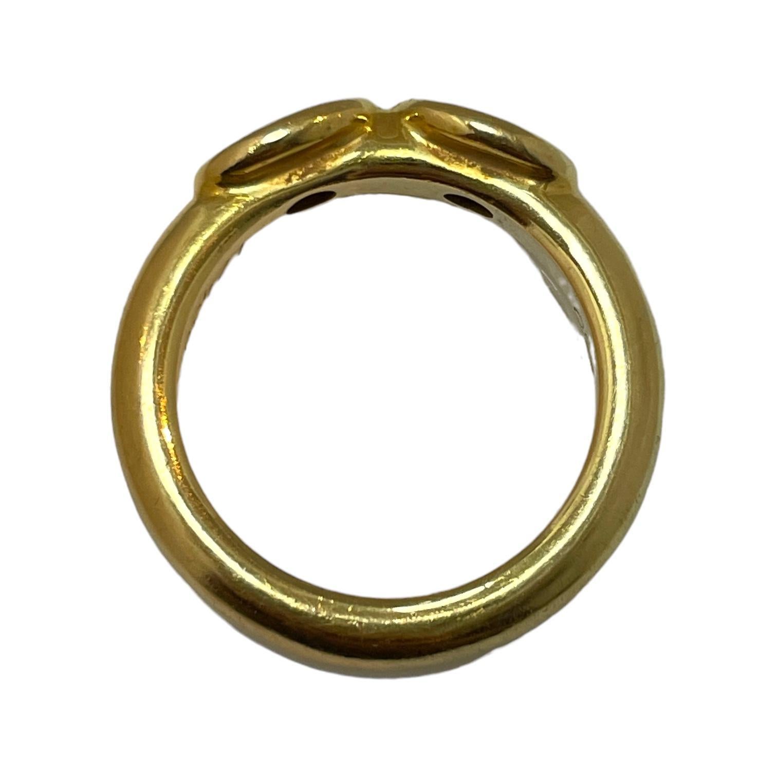 Women's or Men's Gorgeous Timeless 18K Yellow Gold Chaumet Paris Oval Ruby and Sapphire Ring