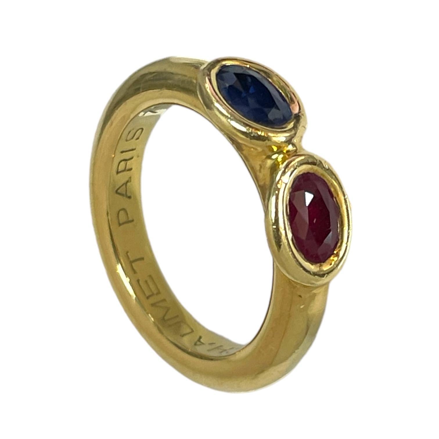 Gorgeous Timeless 18K Yellow Gold Chaumet Paris Oval Ruby and Sapphire Ring 1