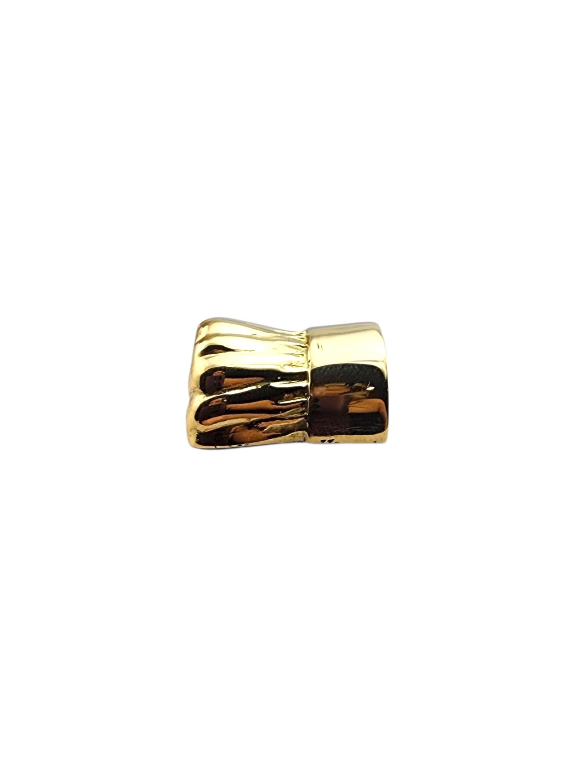 Donna Ciondolo a forma di cappello da chef in oro giallo 18K  #22342 in vendita