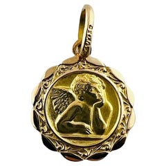 Vintage 18K Yellow Gold Cherub Angel Circular Pendant #15552
