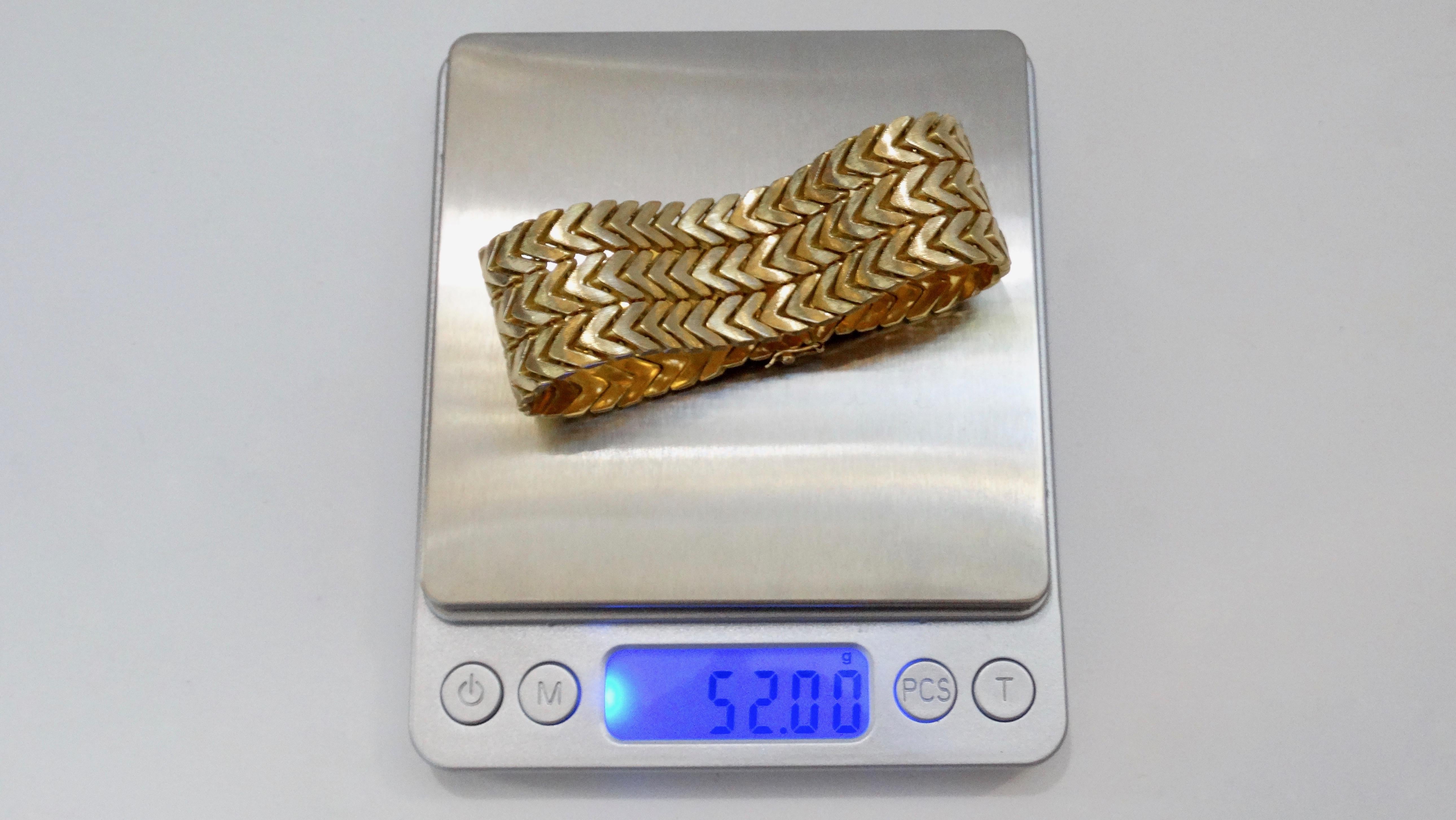 Gold Bracelet Chevron Pattern  In Good Condition In Scottsdale, AZ