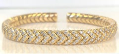18 Karat Yellow Gold Chevron Diamond Bangle Bracelet