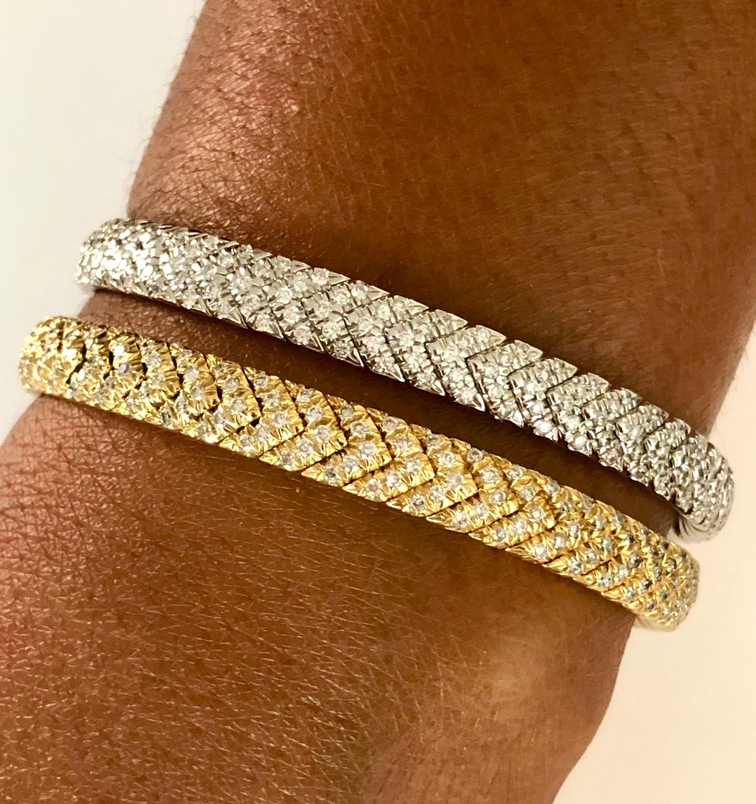 Round Cut 18 Karat Yellow Gold Chevron Diamond Bangle Bracelet For Sale